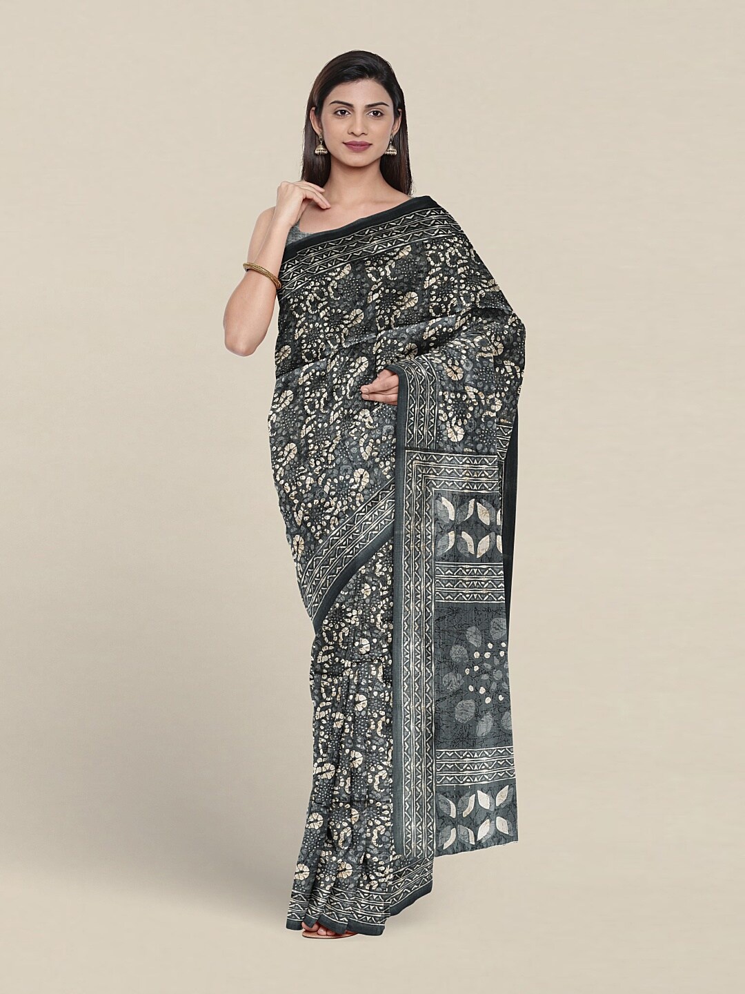 

Pothys Floral Printed Saree, Grey