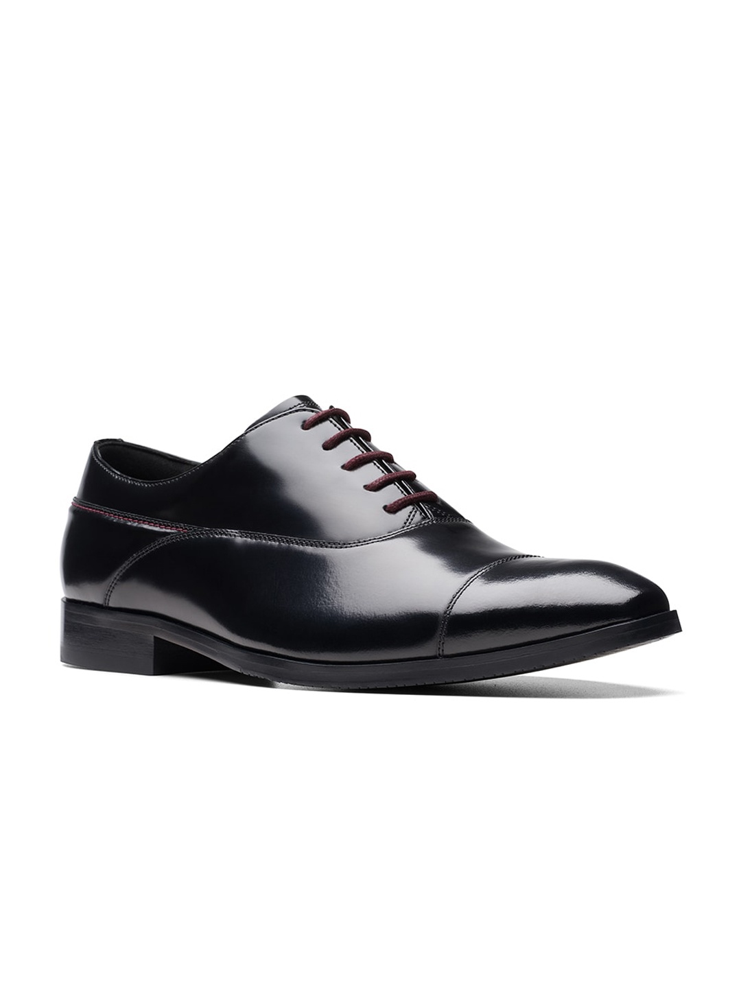 

Clarks Men Leather Formal Oxfords, Black