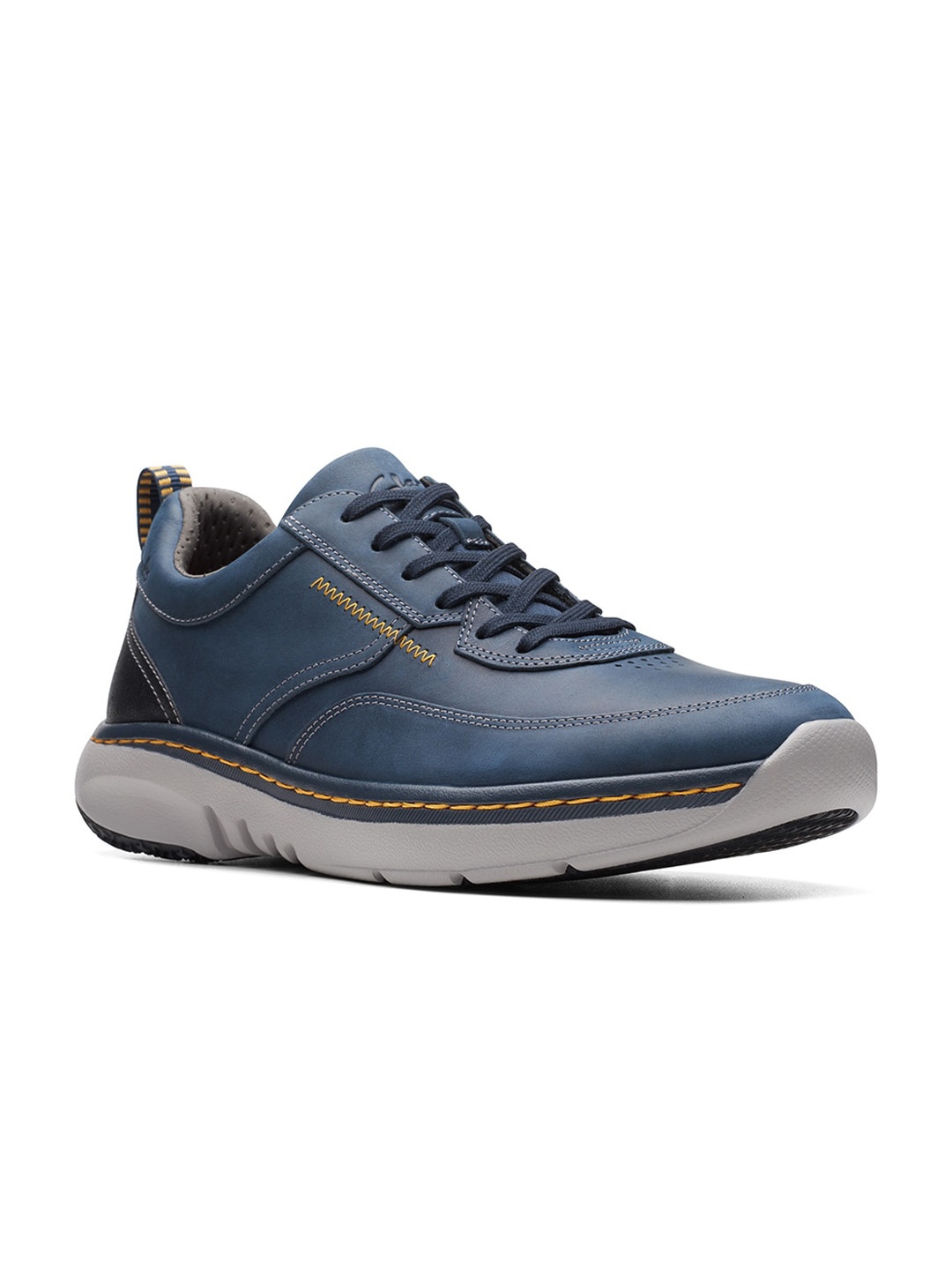 

Clarks Men Memory Foam Insole Leather Sneakers, Navy blue