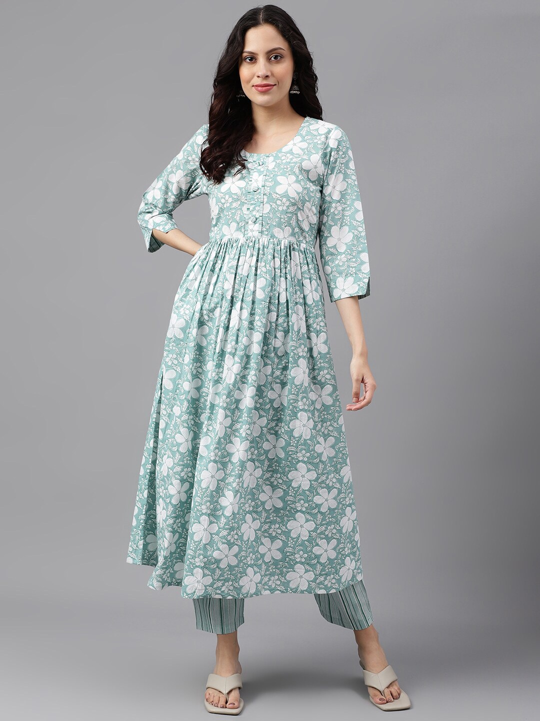 

SAABHI Floral Printed Regular Pure Cotton Anarkali Kurta With Palazzos, Green