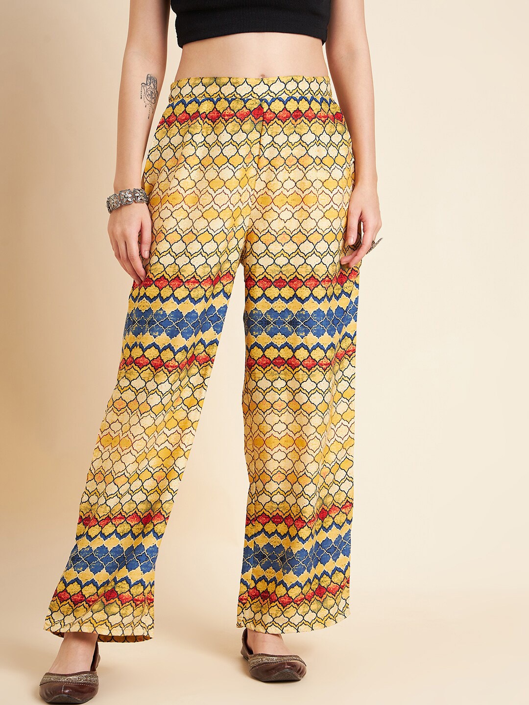 

Sangria Women Geometric-Printed Palazzo, Yellow