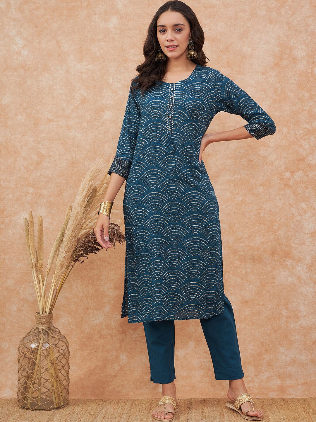 

Sangria Printed Straight Kurta With Trouser, Teal