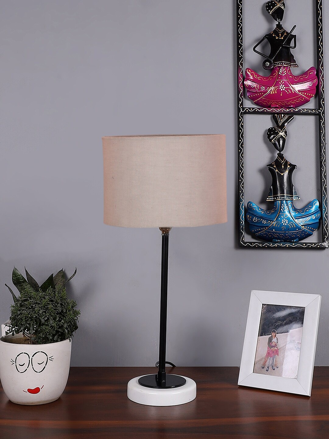 

Devansh Grey & Black Wooden Table Lamp With Cotton Shade