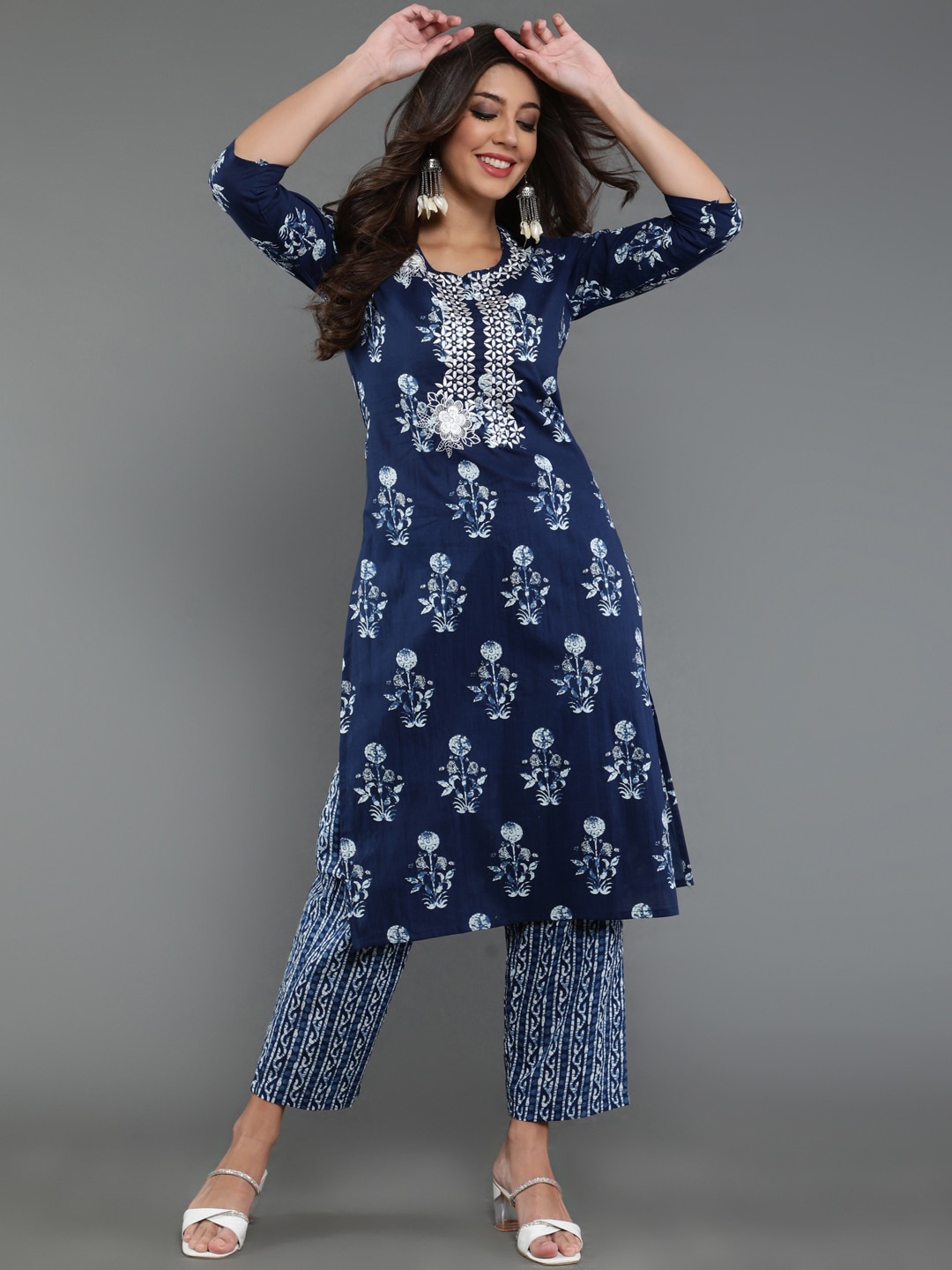 antaran Floral Printed Thread Work Pure Cotton Kurta With Trousers, Blue