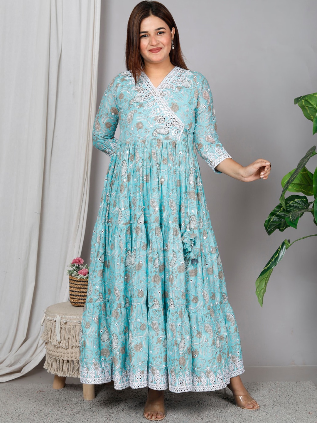 

gvs shoppe Floral Printed Thread Work Anarkali Kurta With Trousers & Dupatta, Blue