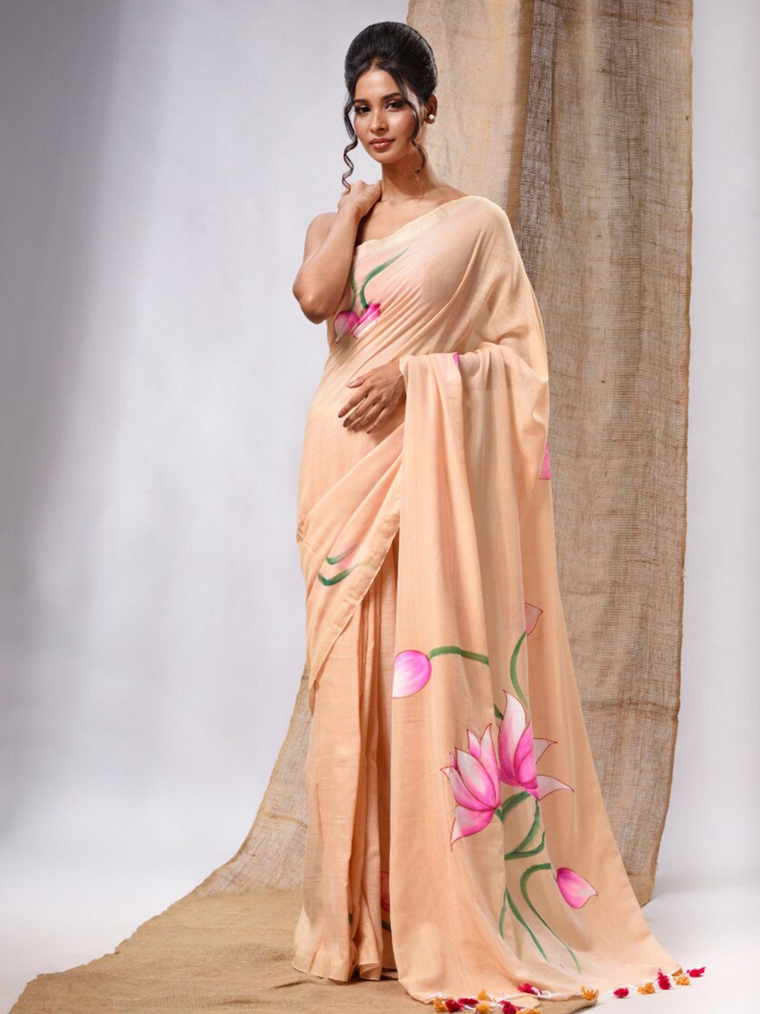 

Charukriti Floral Pure Cotton Saree, Beige