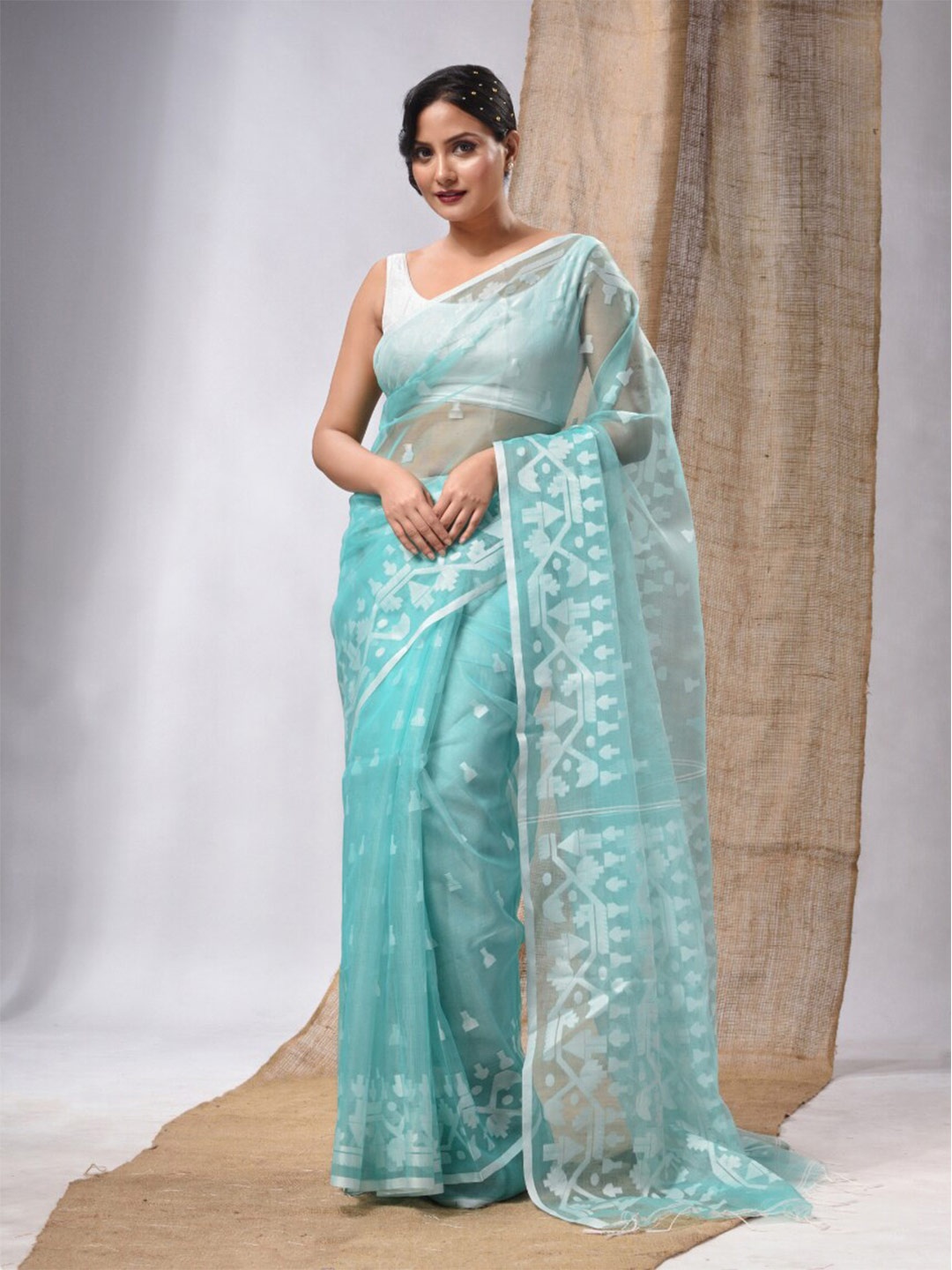 

Charukriti Abstract Printed Tassels Detail Pure Silk Saree, Sea green