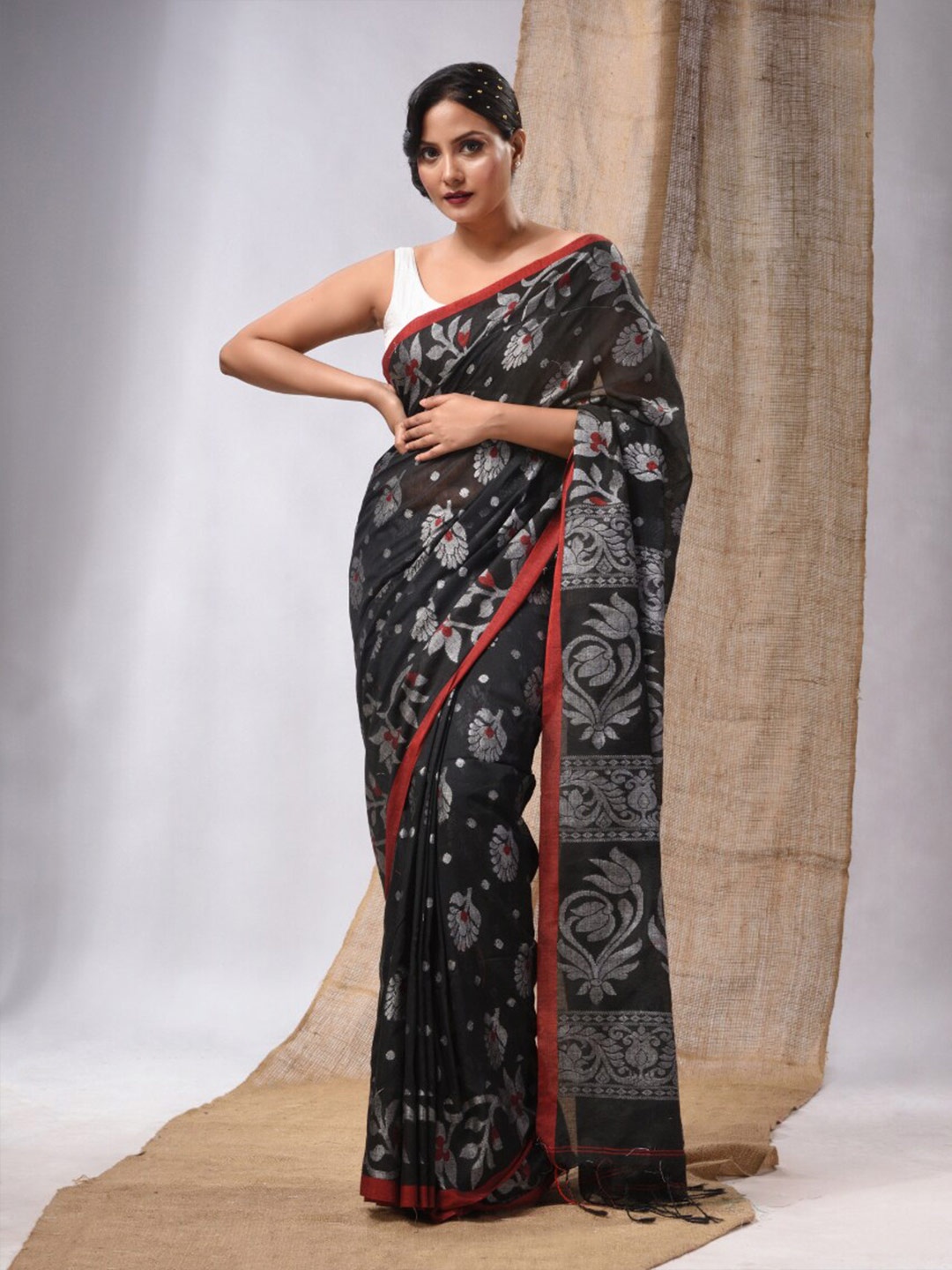 

Charukriti Woven Design Zari Pure Cotton Saree, Black