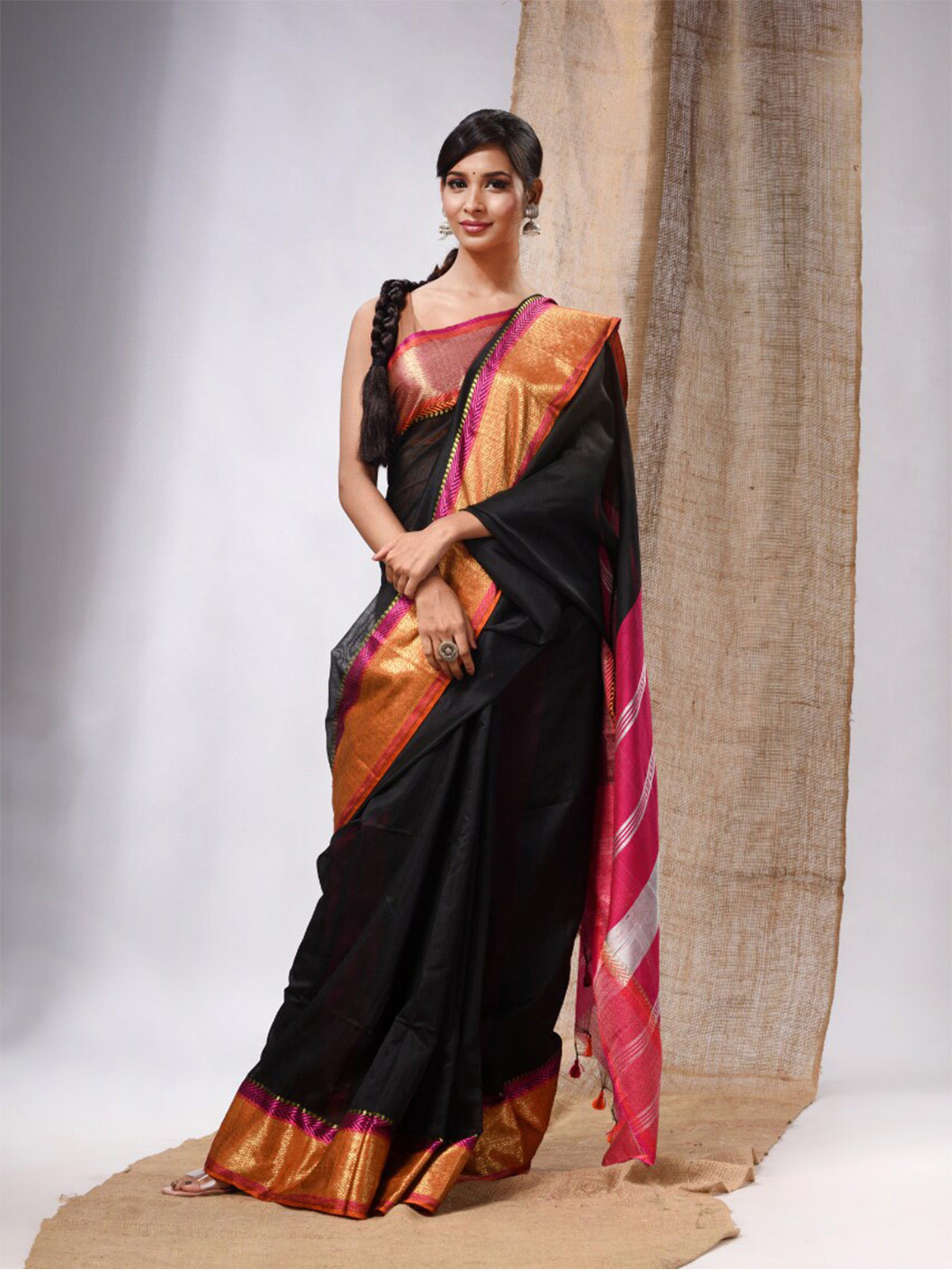 

Charukriti Zari Silk Cotton Saree, Black