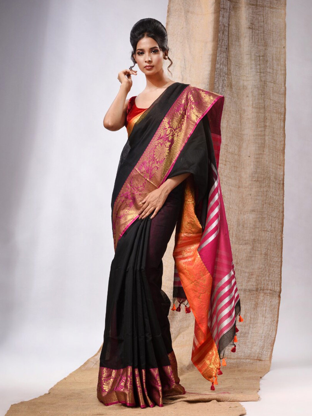 

Charukriti Zari Silk Cotton Saree, Black