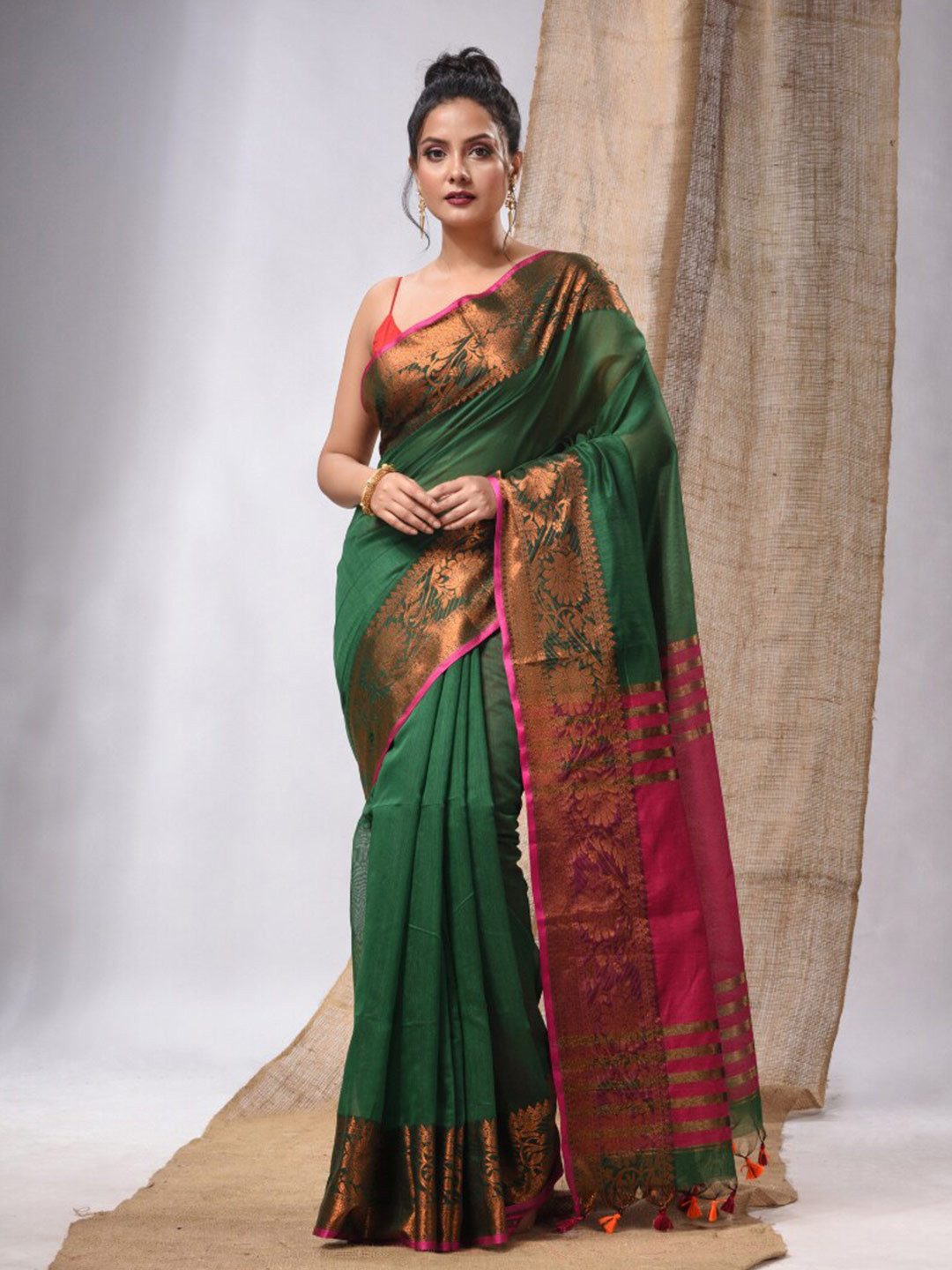 

Charukriti Zari Silk Cotton Saree, Green