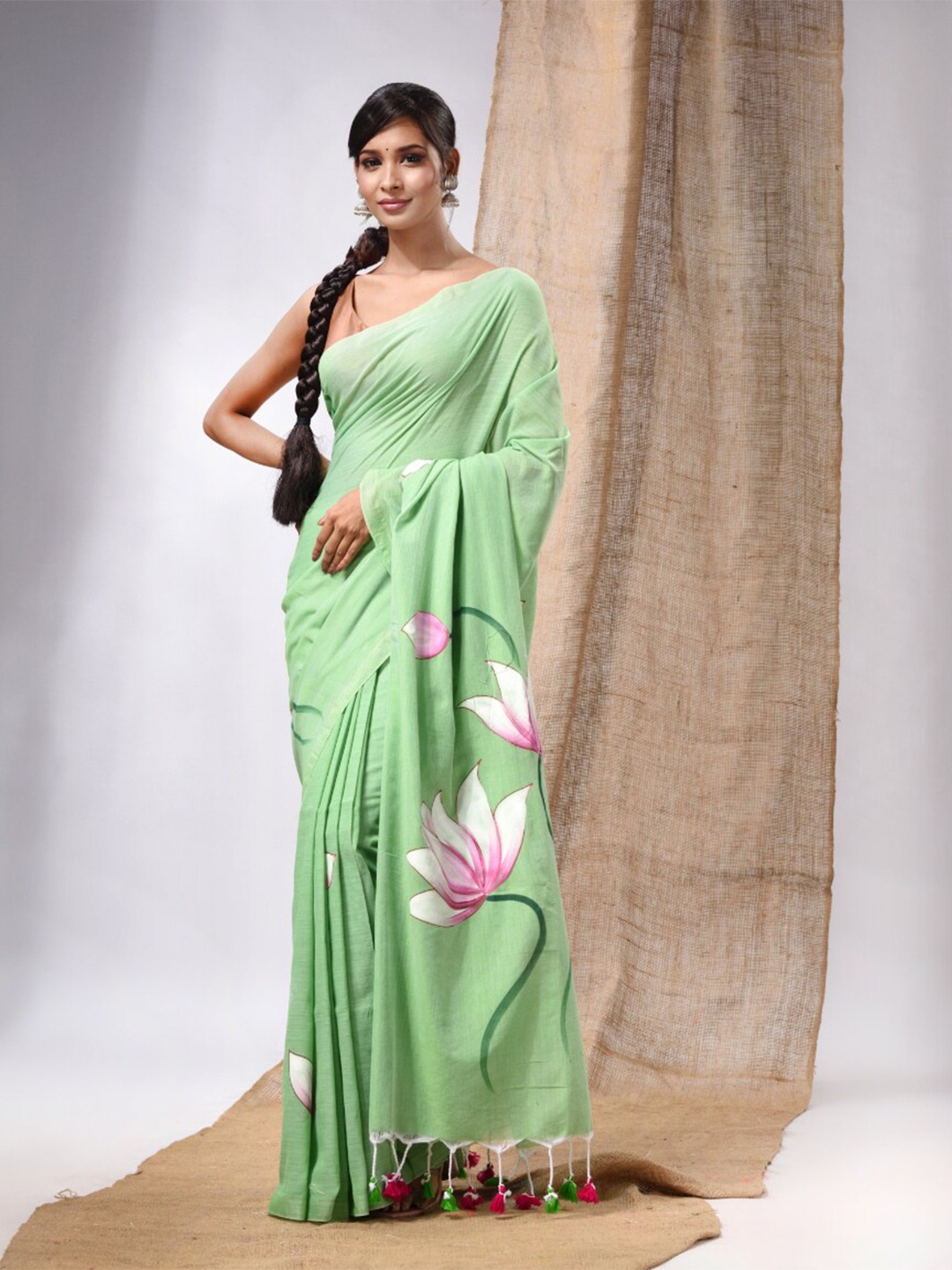 

Charukriti Floral Printed Pure Cotton Saree, Green