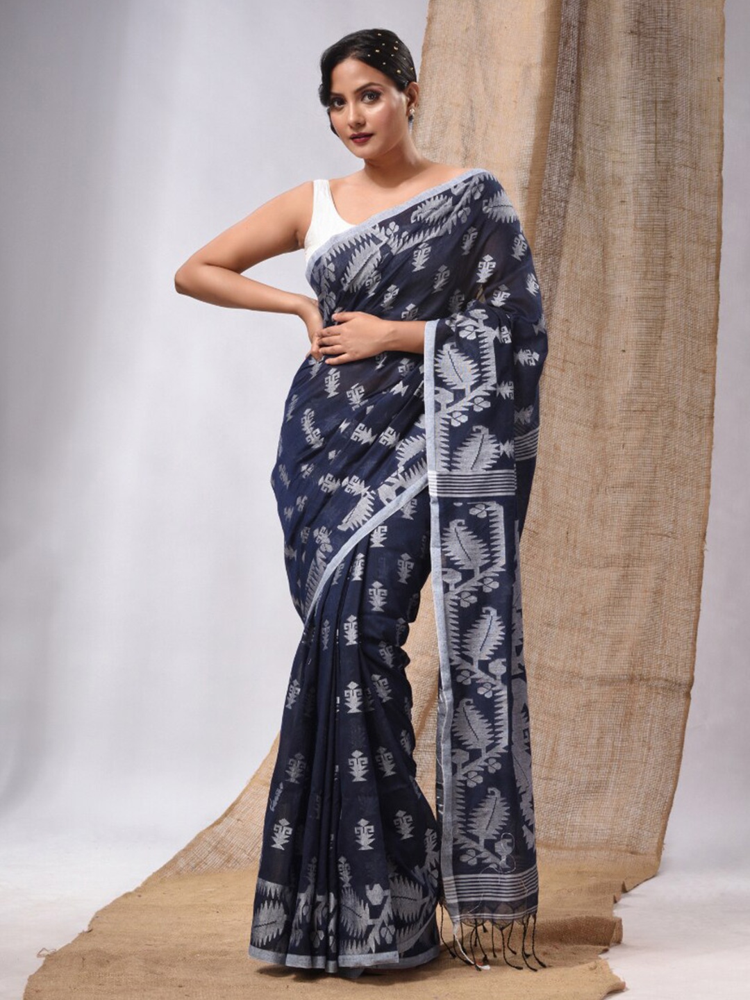 

Charukriti Floral Woven Design Pure Cotton Saree, Blue