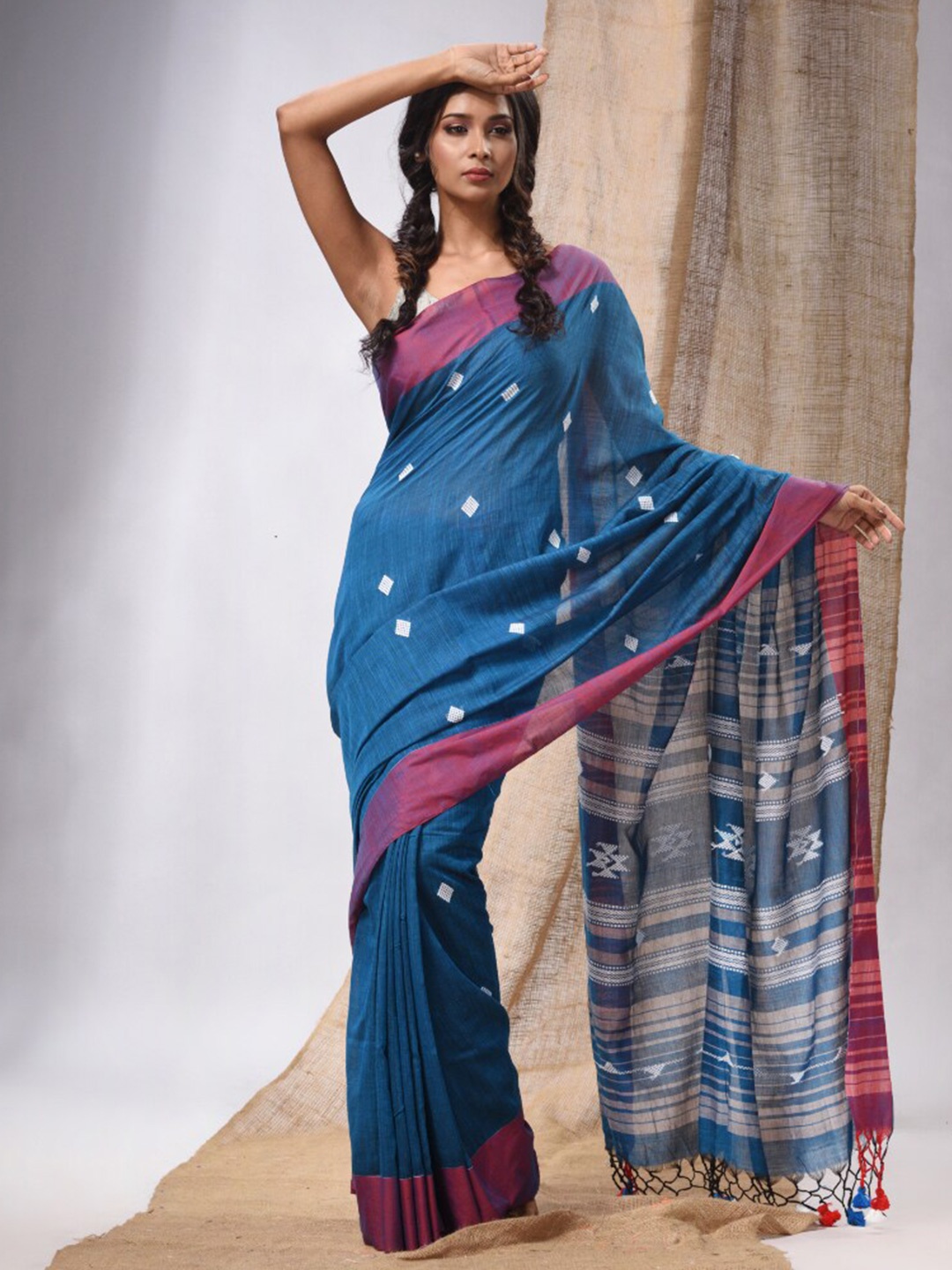 

Charukriti Geometric Woven Design Pure Cotton Saree, Blue