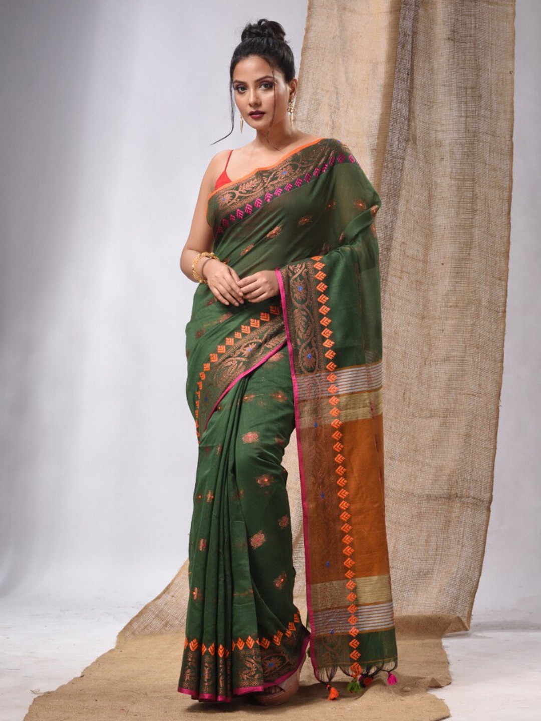 

Charukriti Ethnic Motifs Woven Design Zari Silk Cotton Saree, Green
