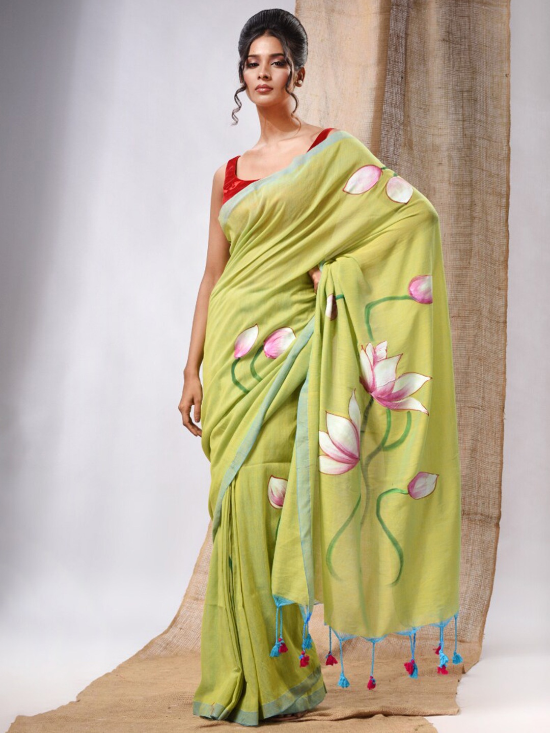 

Charukriti Floral Printed Pure Cotton Saree, Lime green