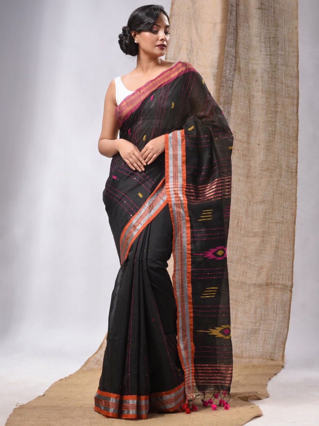 

Charukriti Ethnic Motifs Woven Design Zari Silk Cotton Saree, Black