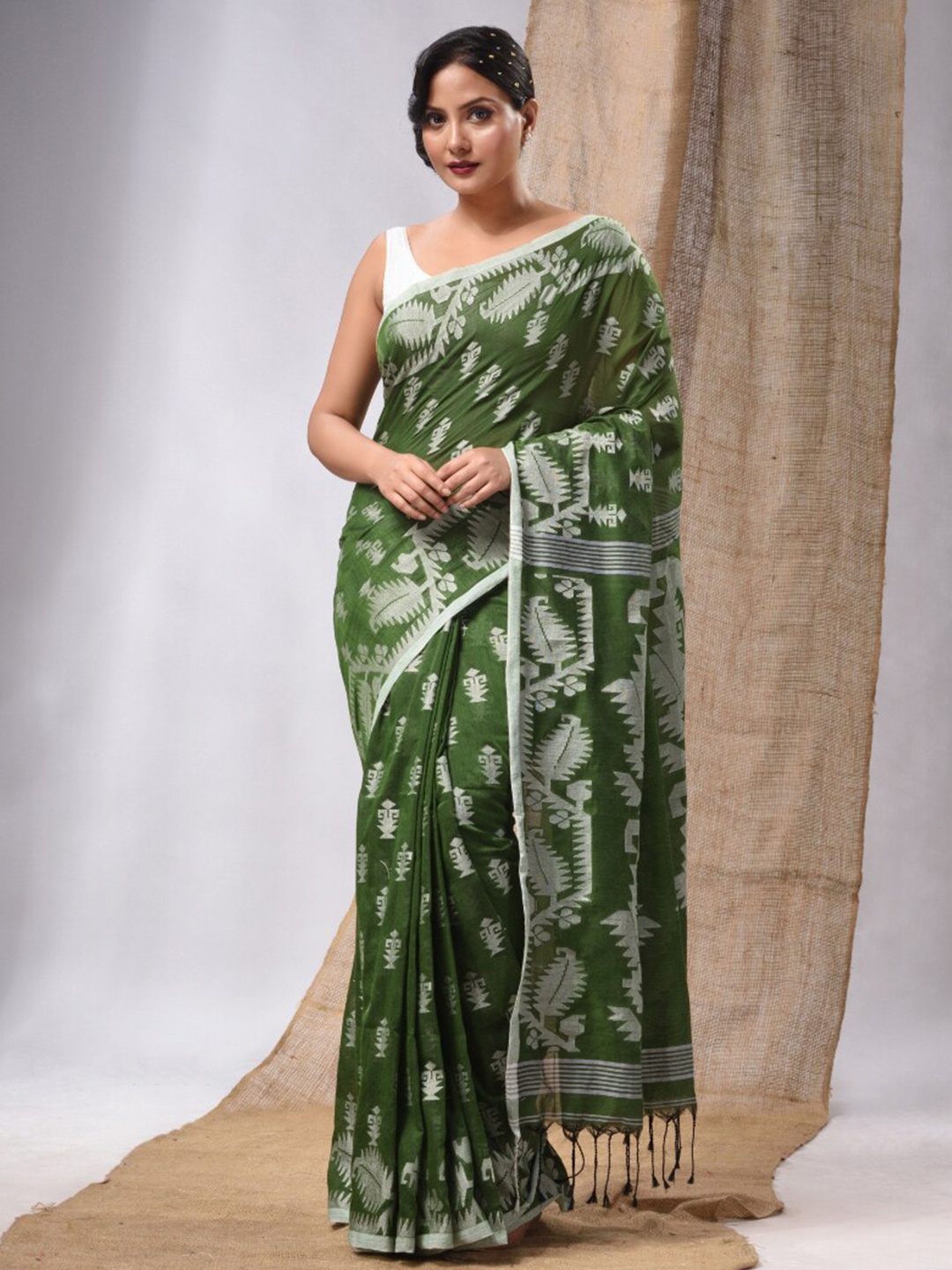 

Charukriti Ethnic Motifs Woven Design Zari Pure Cotton Saree, Green