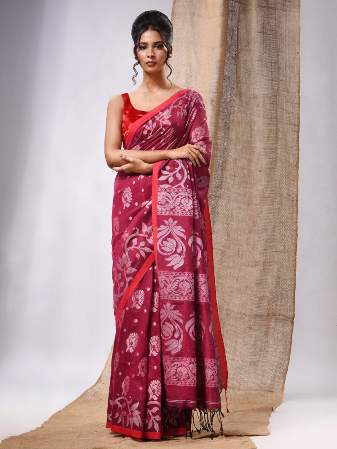 

Charukriti Ethnic Motifs Woven Design Zari Pure Cotton Saree, Magenta