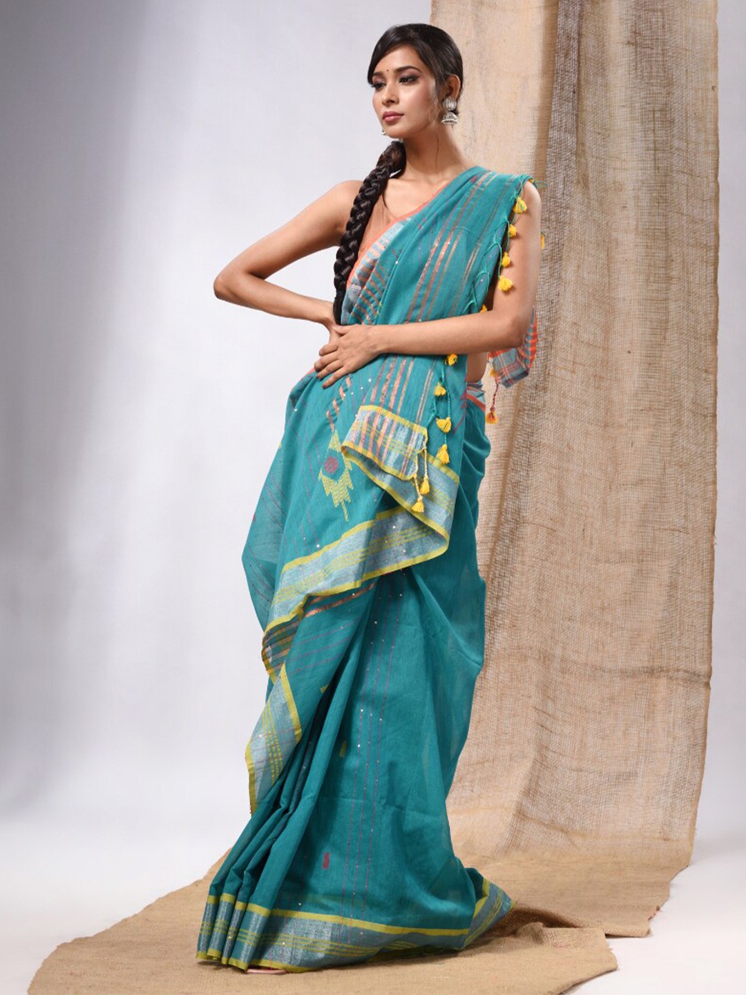

Charukriti Woven Design Zari Silk Cotton Saree, Sea green