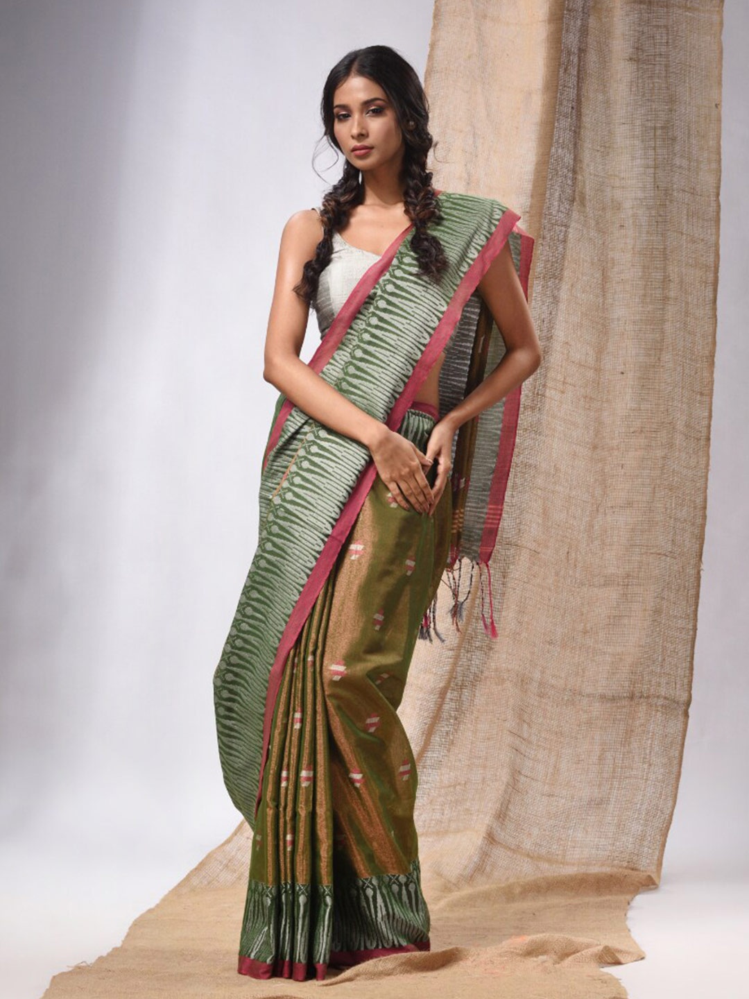 

Charukriti Ethnic Motifs Woven Design Tissue Saree, Green