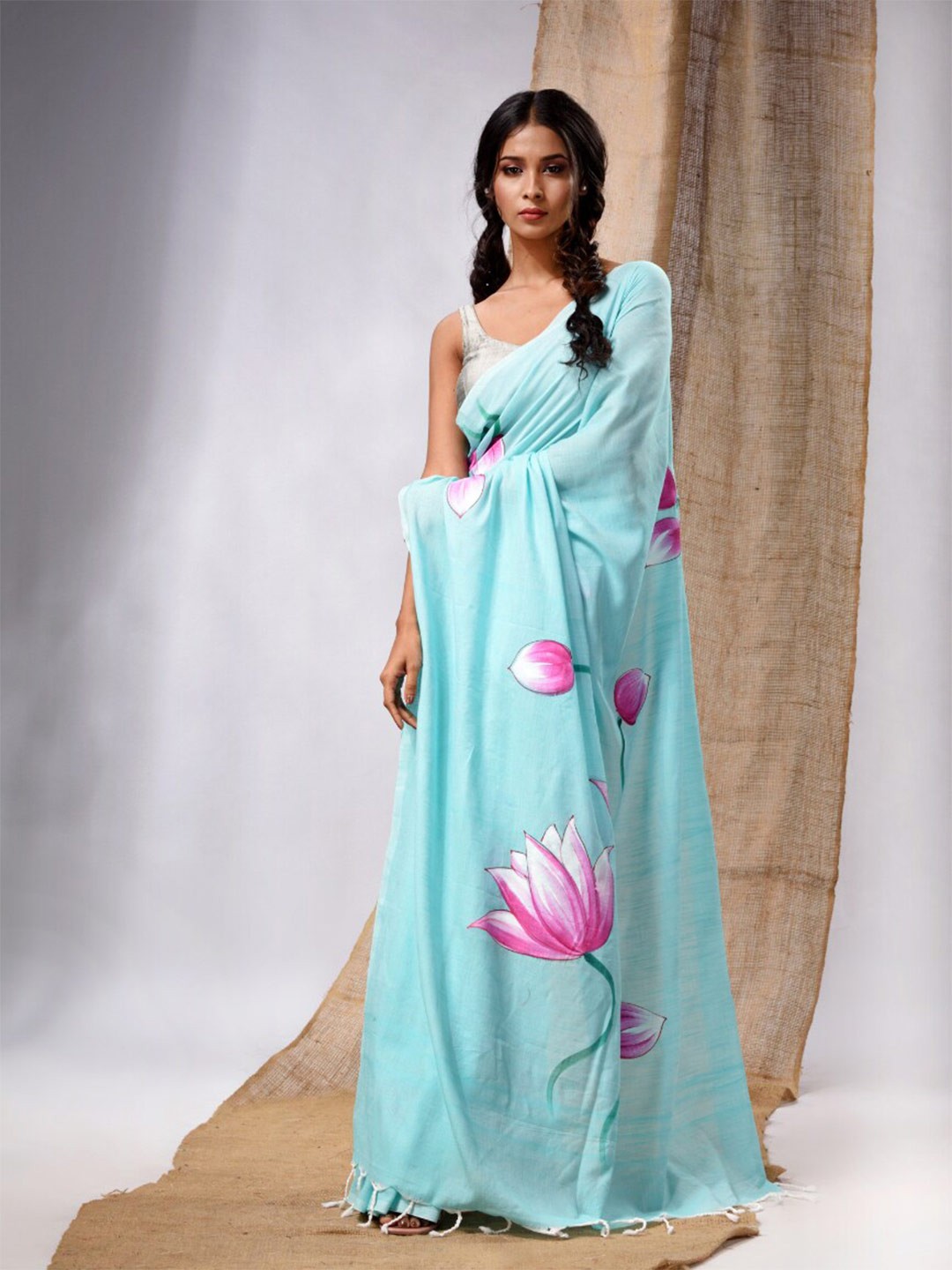 

Charukriti Floral Printed Pure Cotton Saree, Turquoise blue
