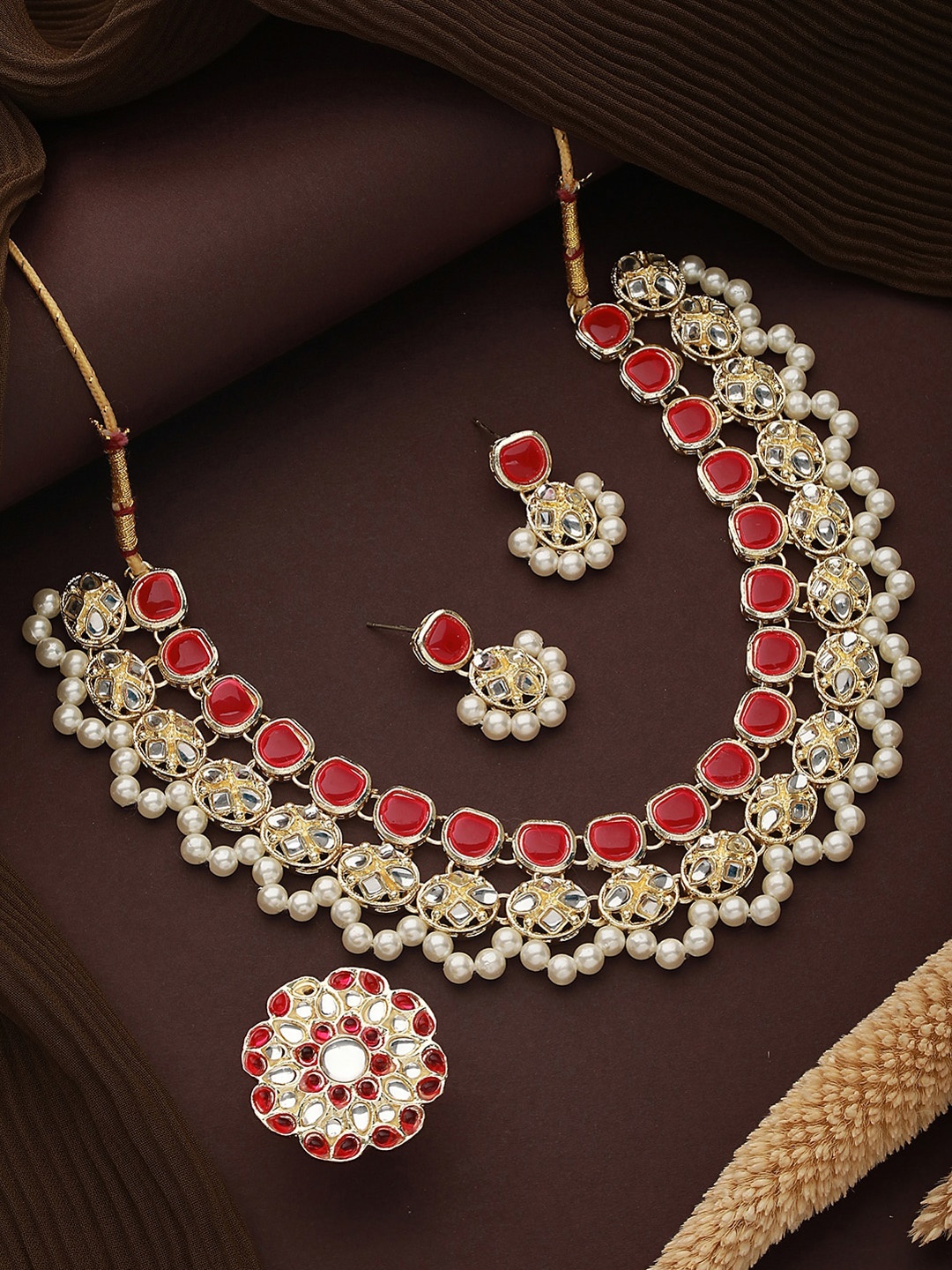 

Anouk Gold-Plated Kundan Studded & Beaded Jewellery Set