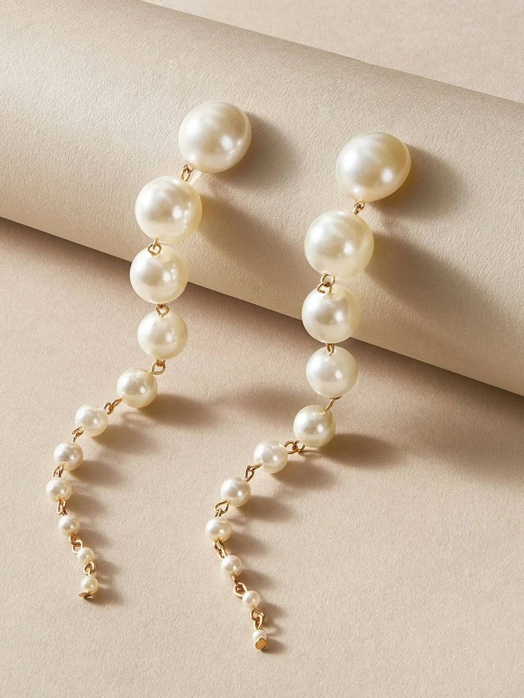 

VAGHBHATT Teardrop Shaped Pearls Studded Hoop Earrings, White