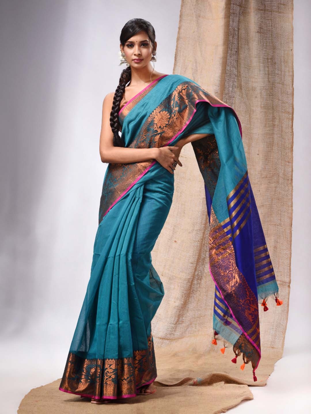 

Charukriti Woven Design Zari Saree, Teal