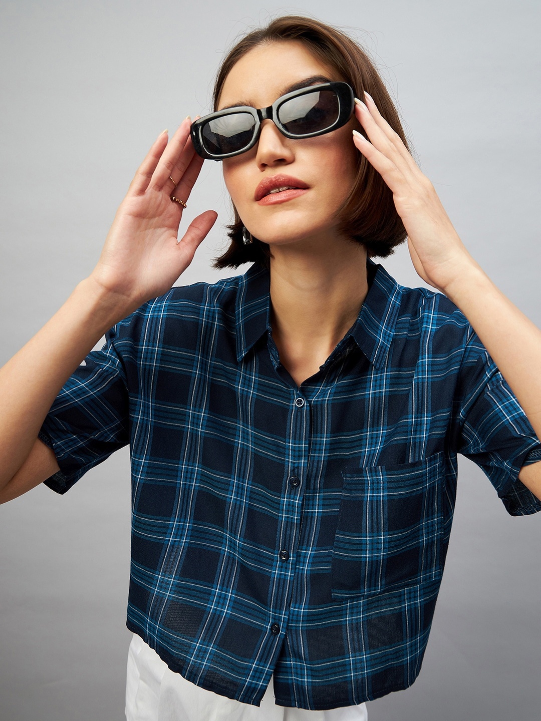 

CHIMPAAANZEE Tartan Checks Roll-Up Sleeves Cropped Shirt, Navy blue