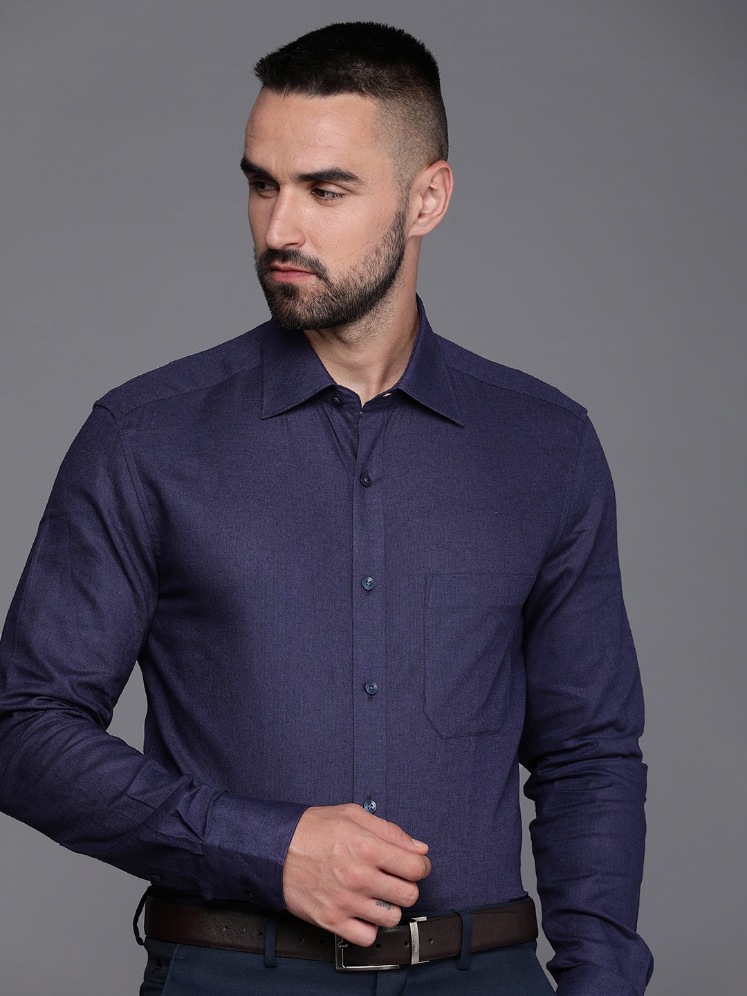 

Louis Philippe Solid Classic Fit Cotton Linen Formal Shirt, Navy blue