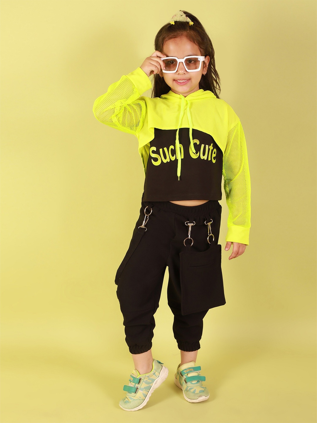 

Ameeha Girls Black & Yellow Typography Printed Hooded Top with Trousers With Pouch