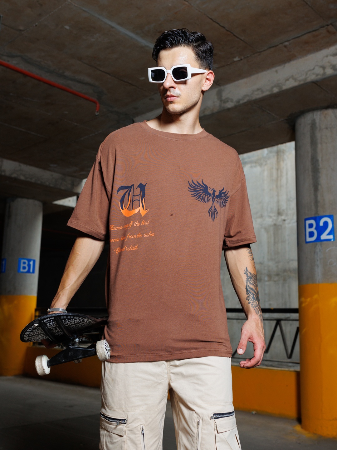 

UNRL Pure Cotton Graphic Printed Drop-Shoulder Sleeves T-shirt, Brown