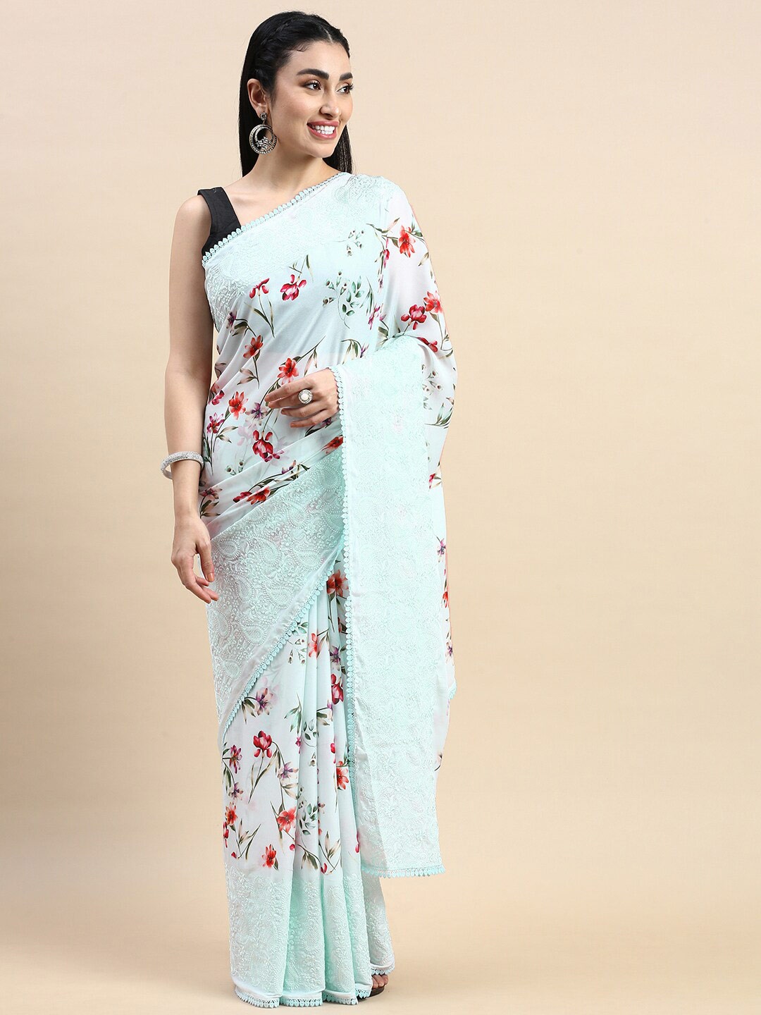 

Rishika Floral Printed Embroidered Detail Saree, Green