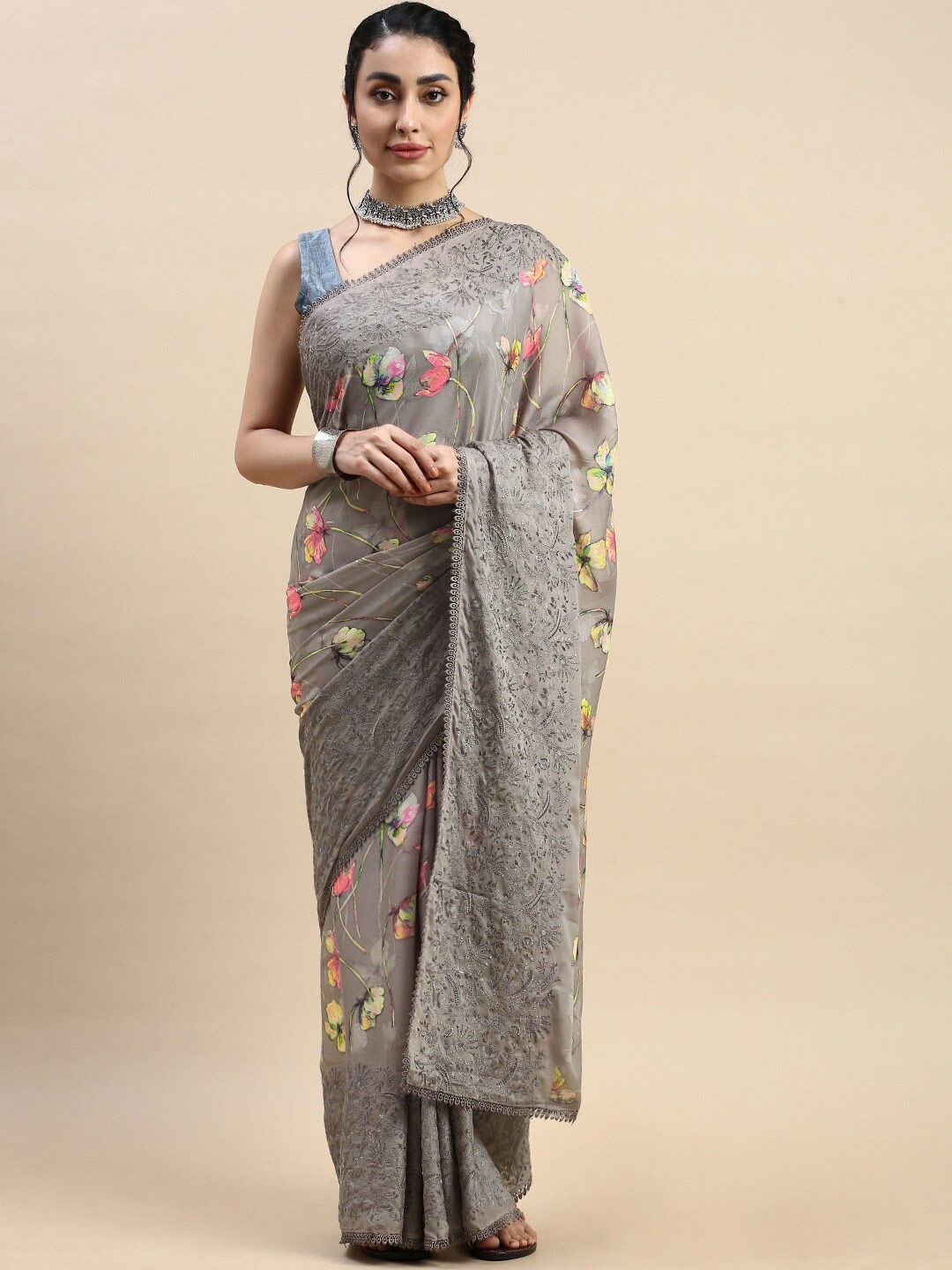 

Rishika Floral Printed Embroidered Detail Saree, Grey