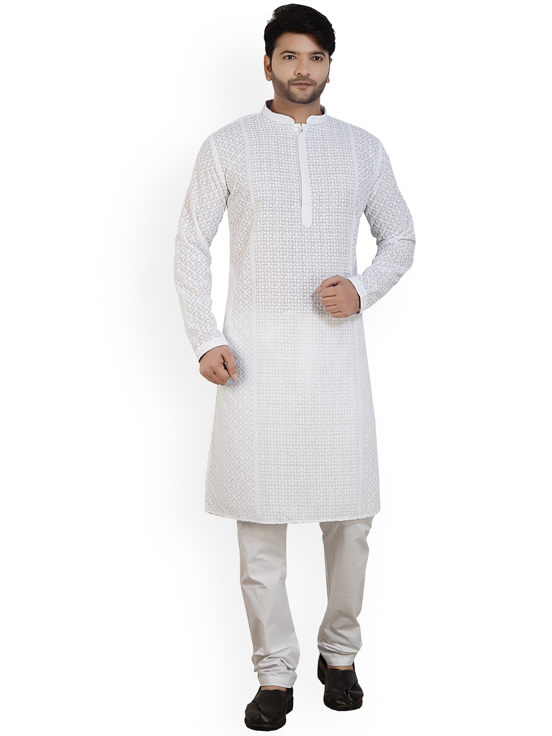 

ARRUGA Ethnic Motifs Embroidered Chikankari Straight Kurta with Pyjamas, White