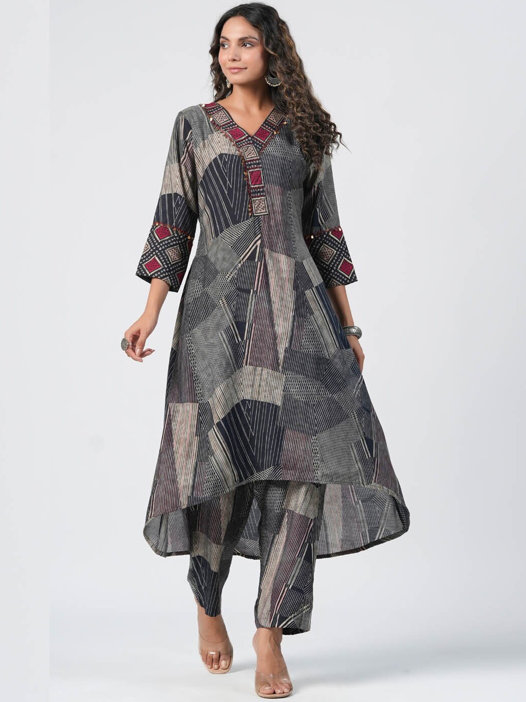 

Meena Bazaar Geometric Printed V-Neck A-Line Kurta with Trousers, Black