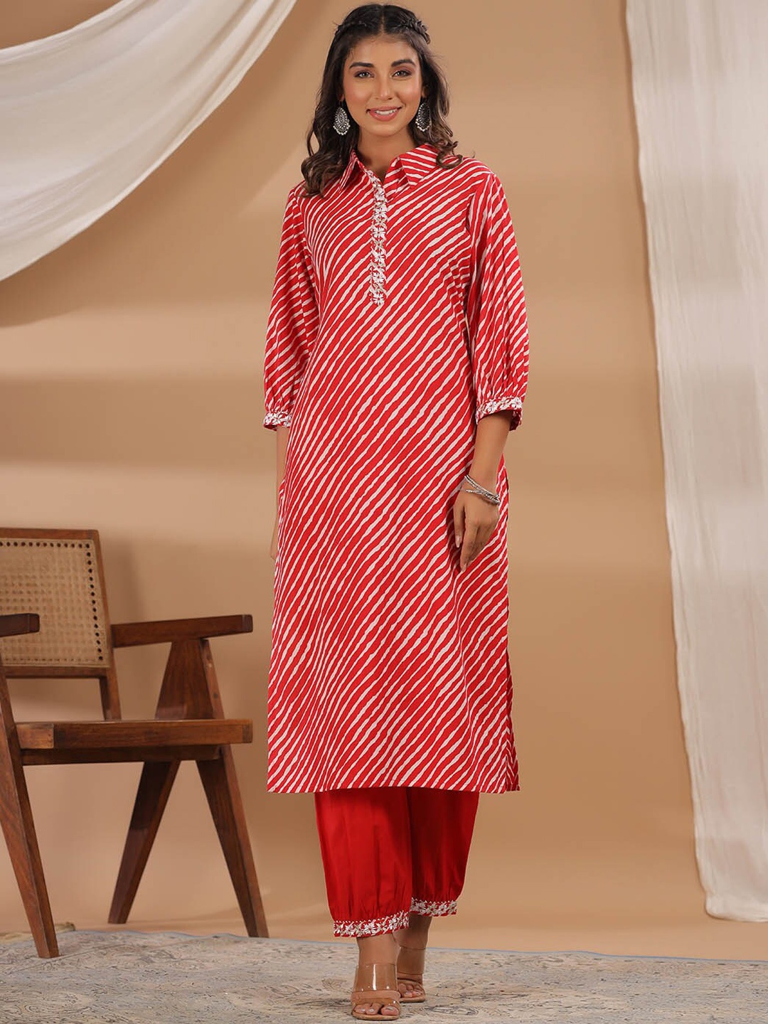 

Meena Bazaar Leheriya Printed Regular Gotta Patti Kurta with Trousers, Red