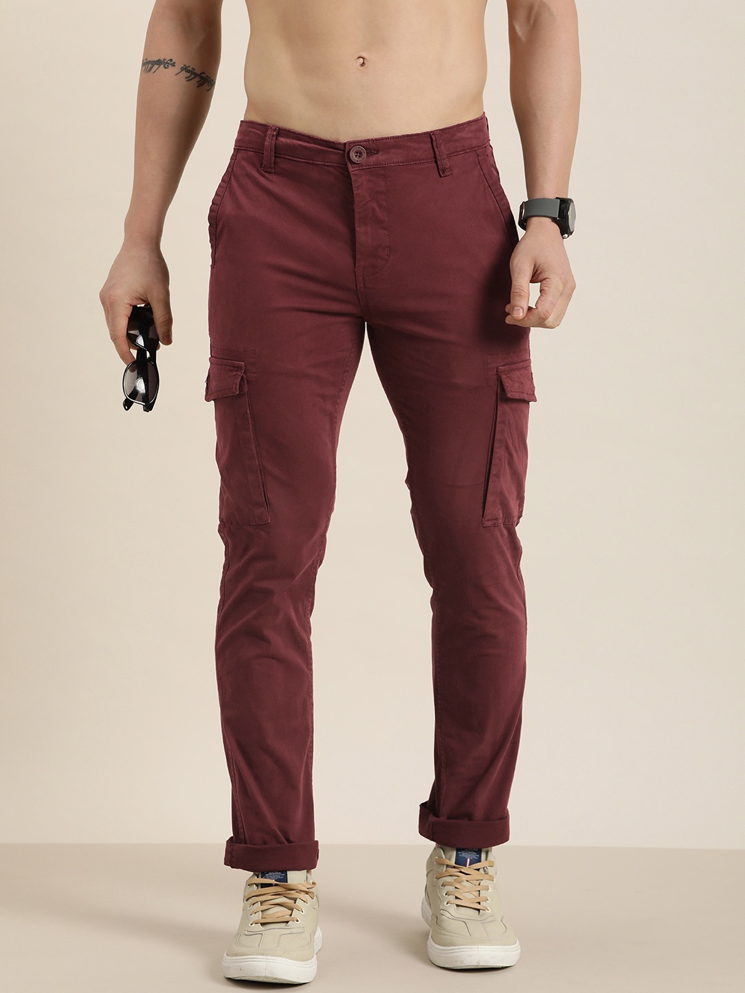 

HERE&NOW Men Solid Cargos Trousers, Maroon