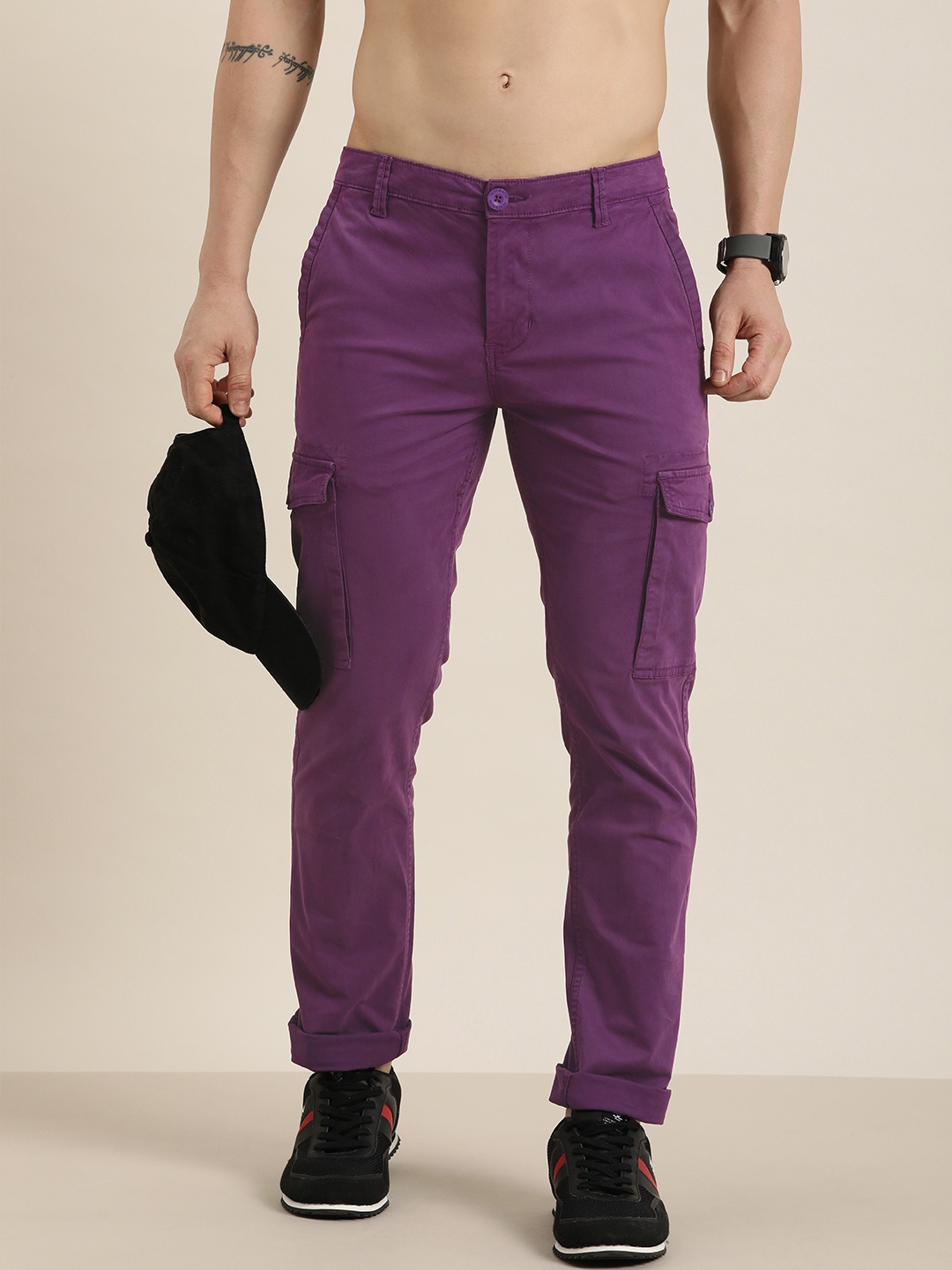 

HERE&NOW Men Solid Cargos Trousers, Violet