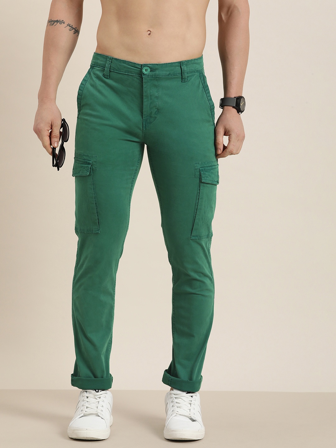 

HERE&NOW Men Solid Cargos Trousers, Green