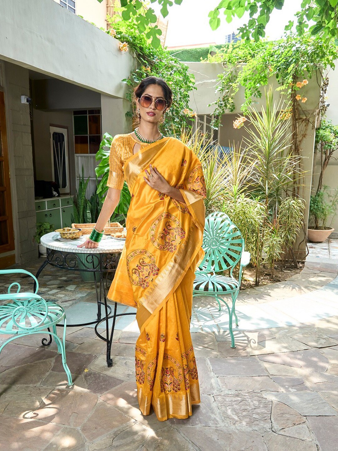 

RAJGRANTH Ethnic Motifs Embroidered Saree, Yellow