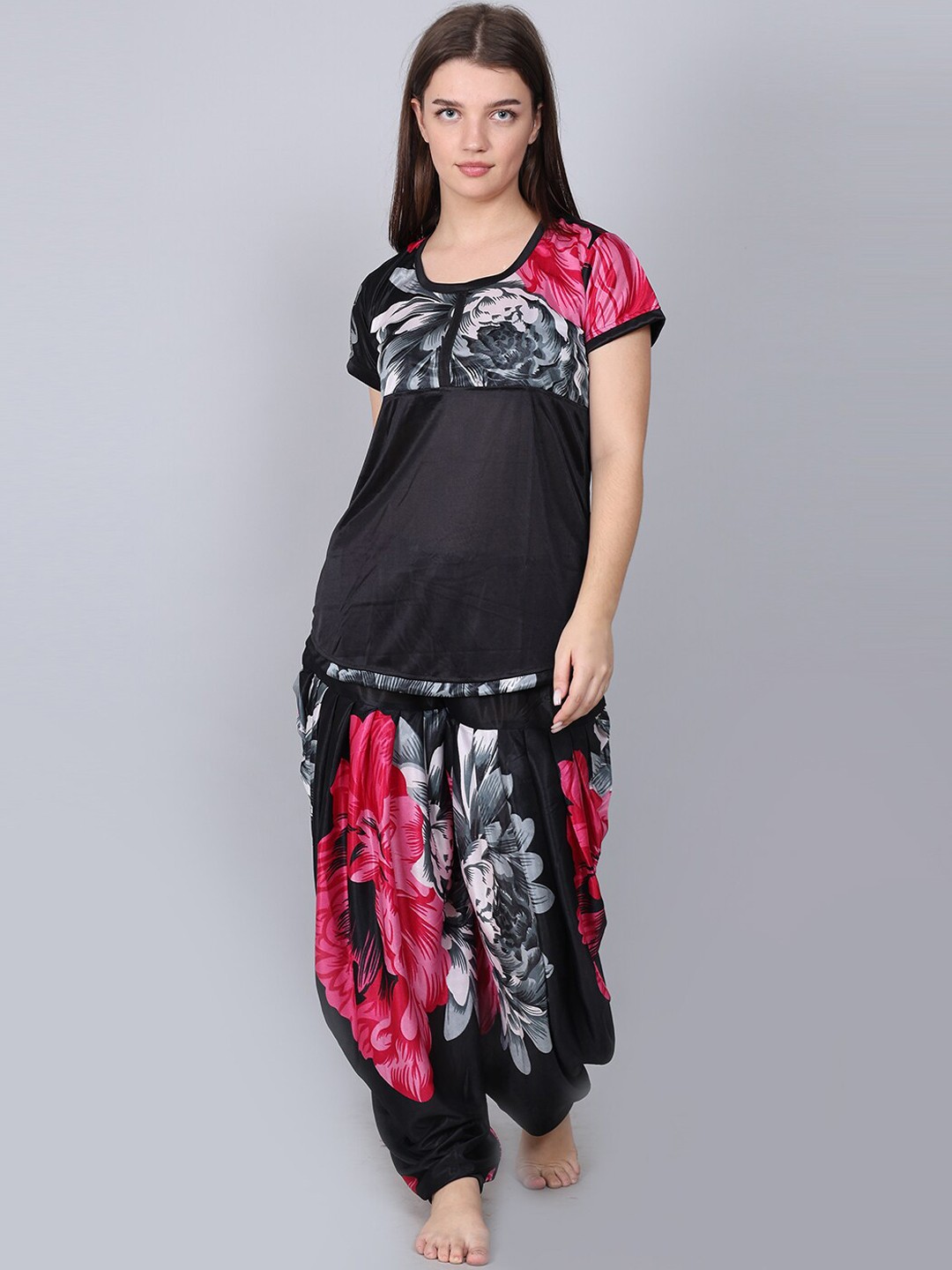 

XPIOX Floral Printed Night Suit, Magenta