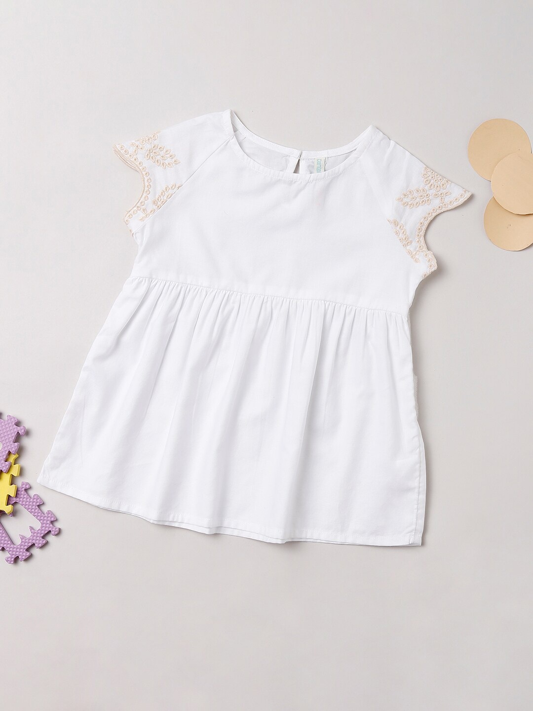 

Pantaloons Girls Raglan Sleeves Cotton Top, White