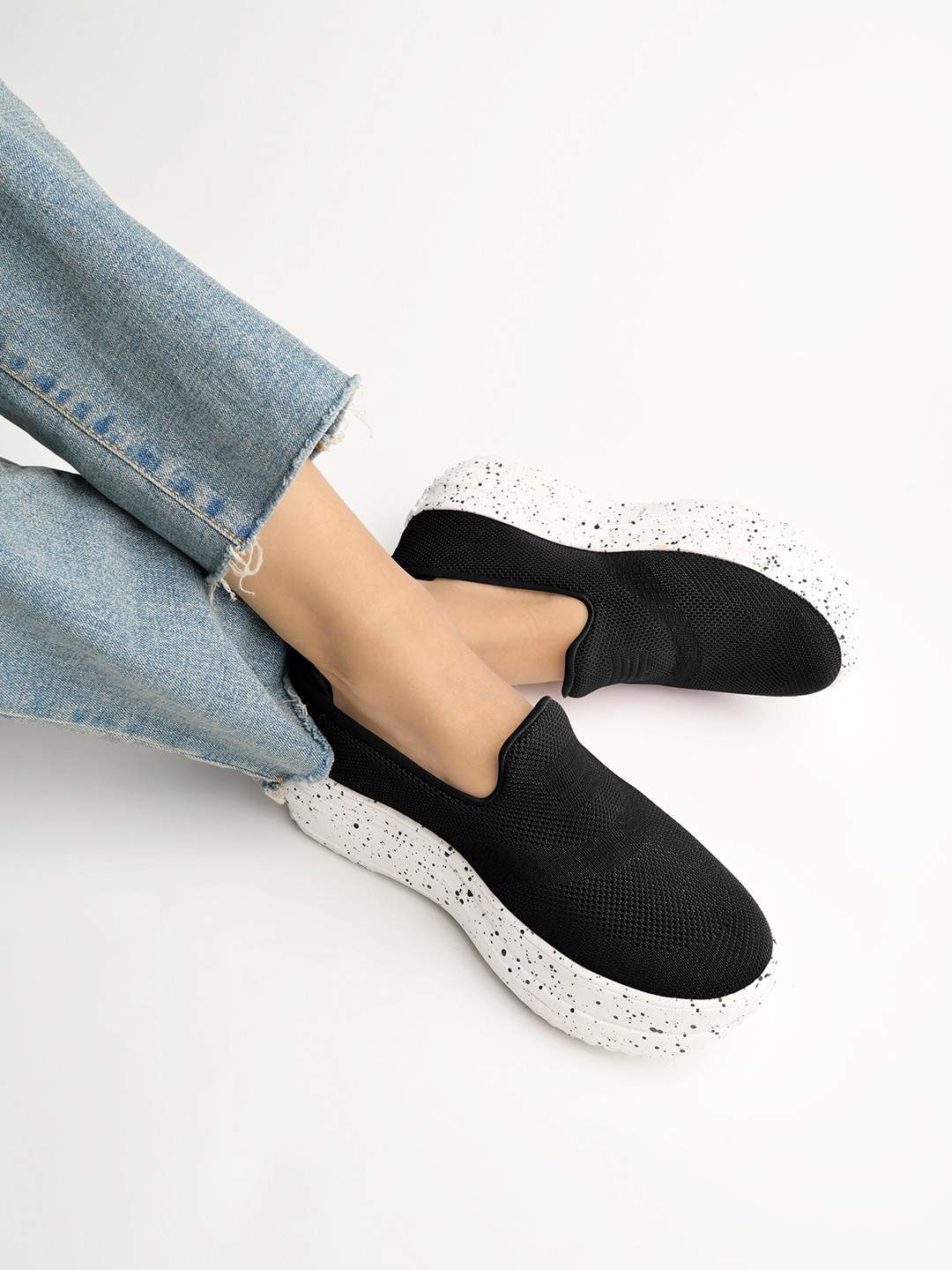 

Stylestry Women Mesh Comfort Insole Contrast Sole Flatforms, Black