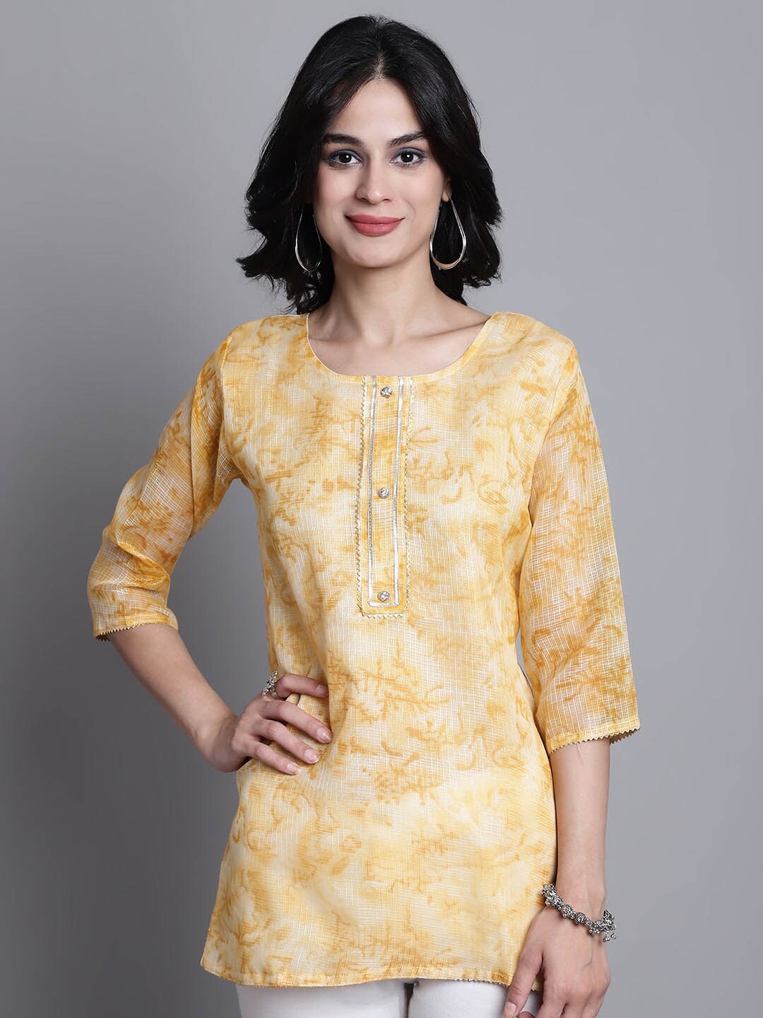 

SOUNDARYA Abstract Printed Gotta Patti Pure Cotton Kurti, Yellow