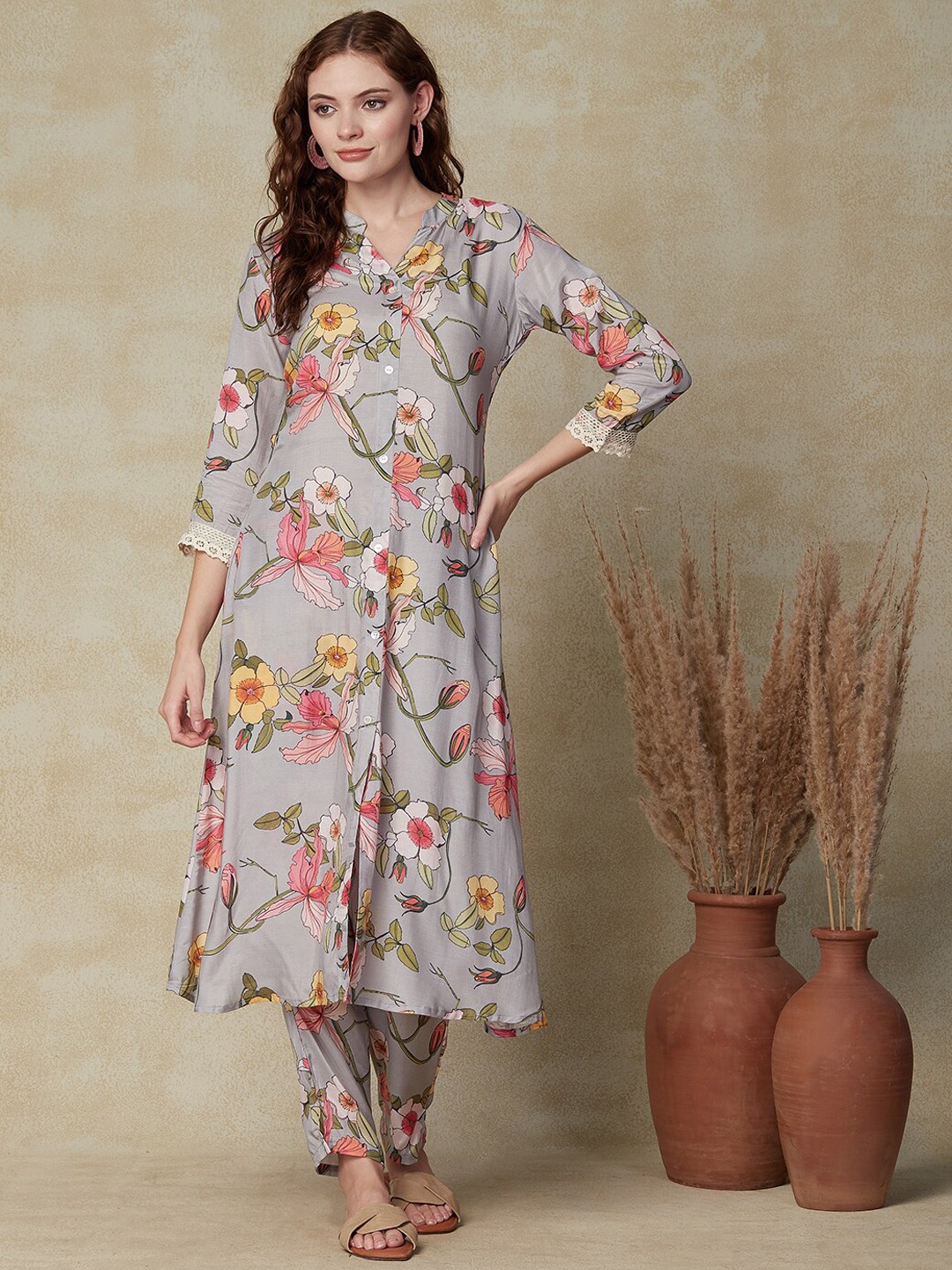 

FASHOR Grey Floral Printed A-Line Kurta With Trousers