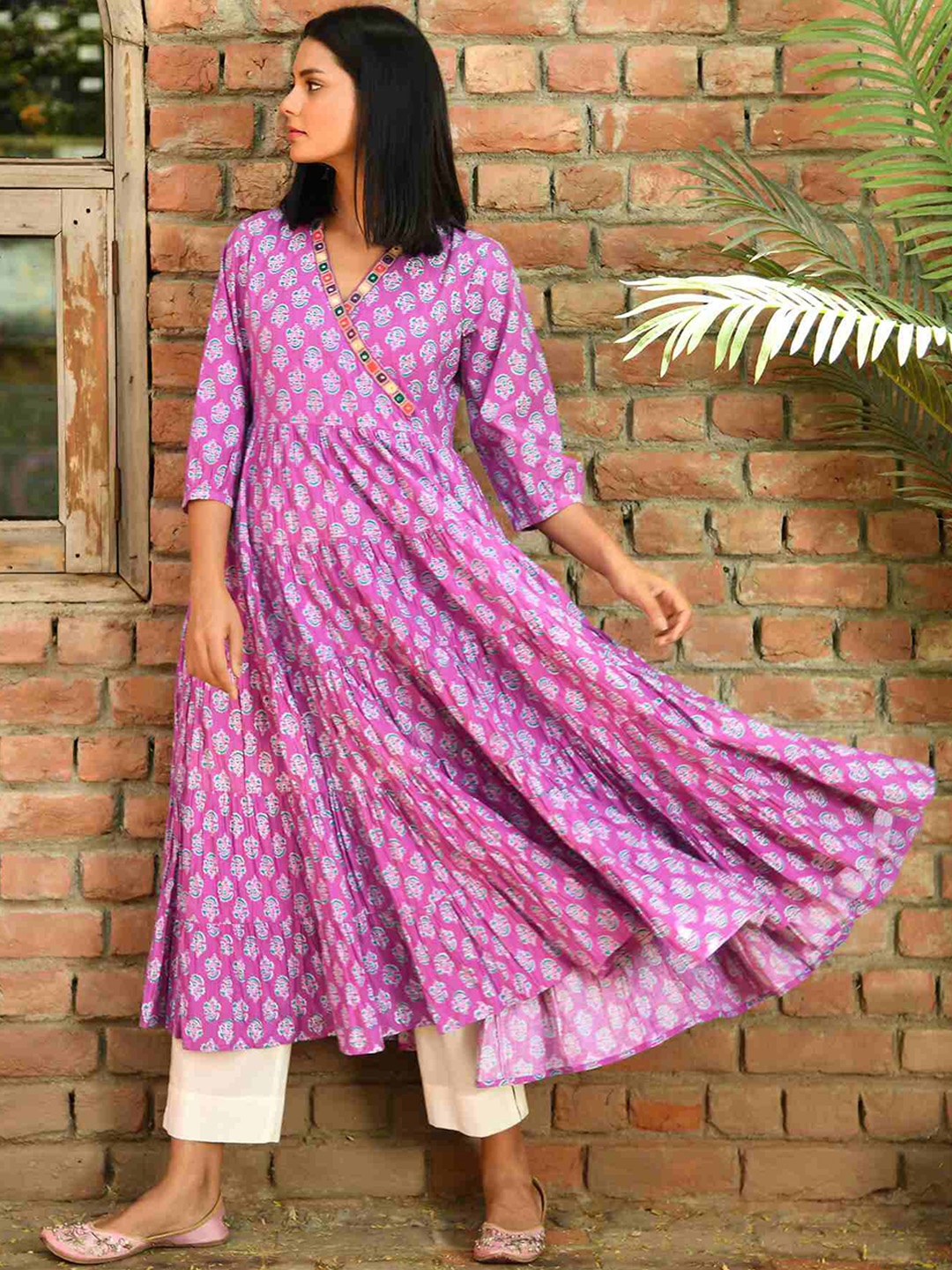 

NUHH Floral Printed Puff Sleeves Pure Cotton Anarkali Kurta & Trousers, Purple