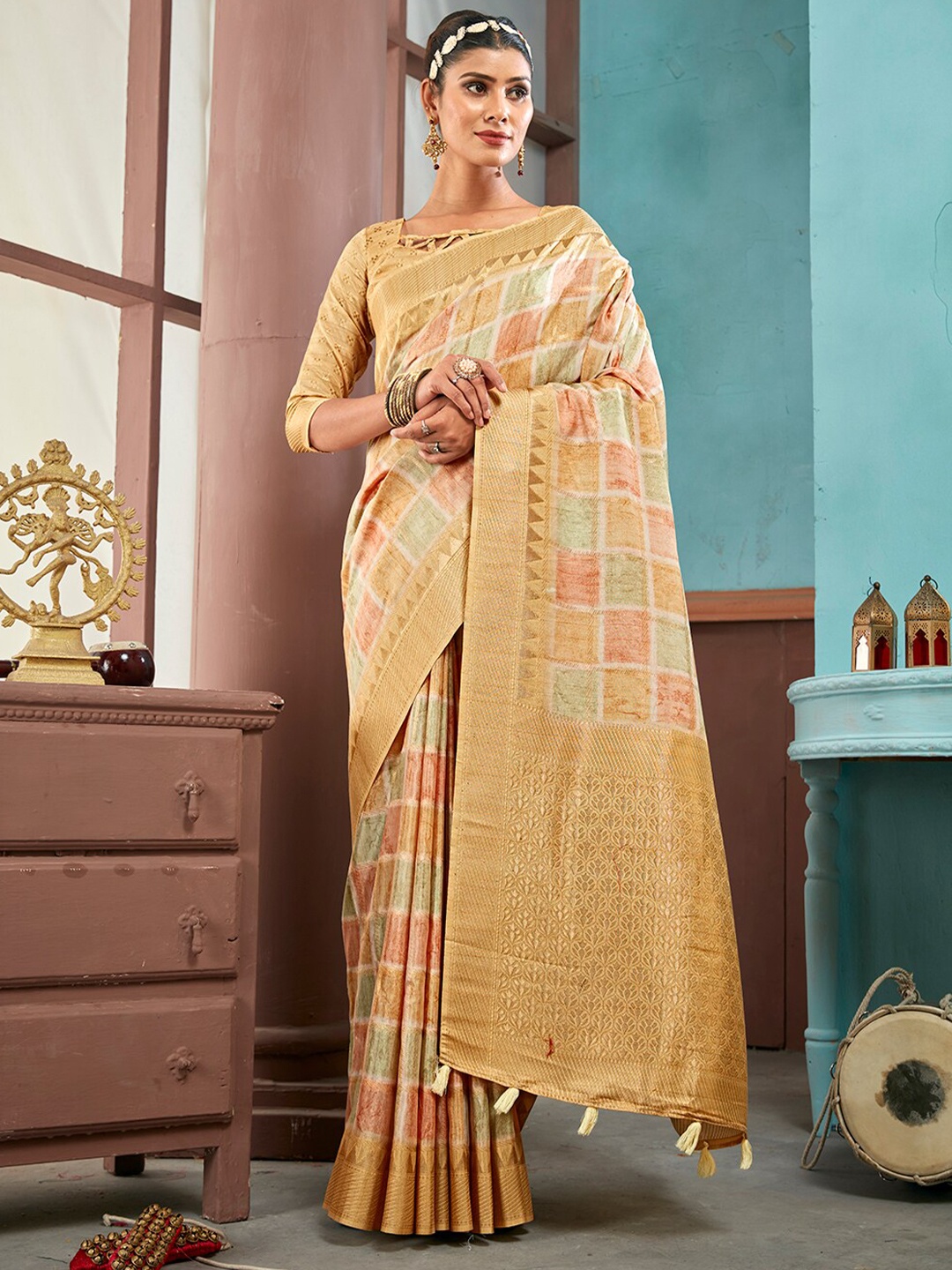 

Ishin Floral Zari Pure Silk Banarasi Saree, Beige