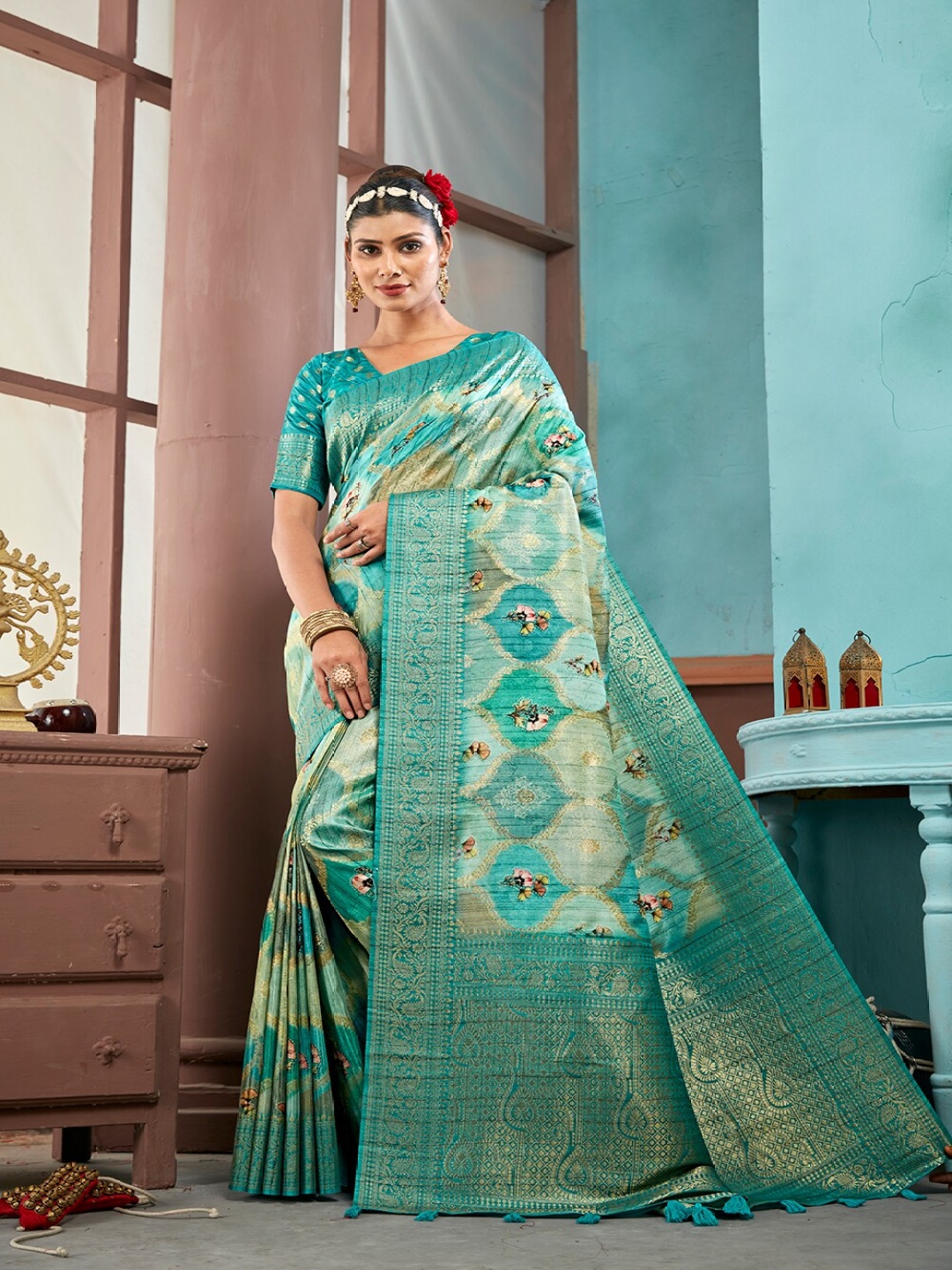

Ishin Floral Zari Pure Silk Banarasi Saree, Blue
